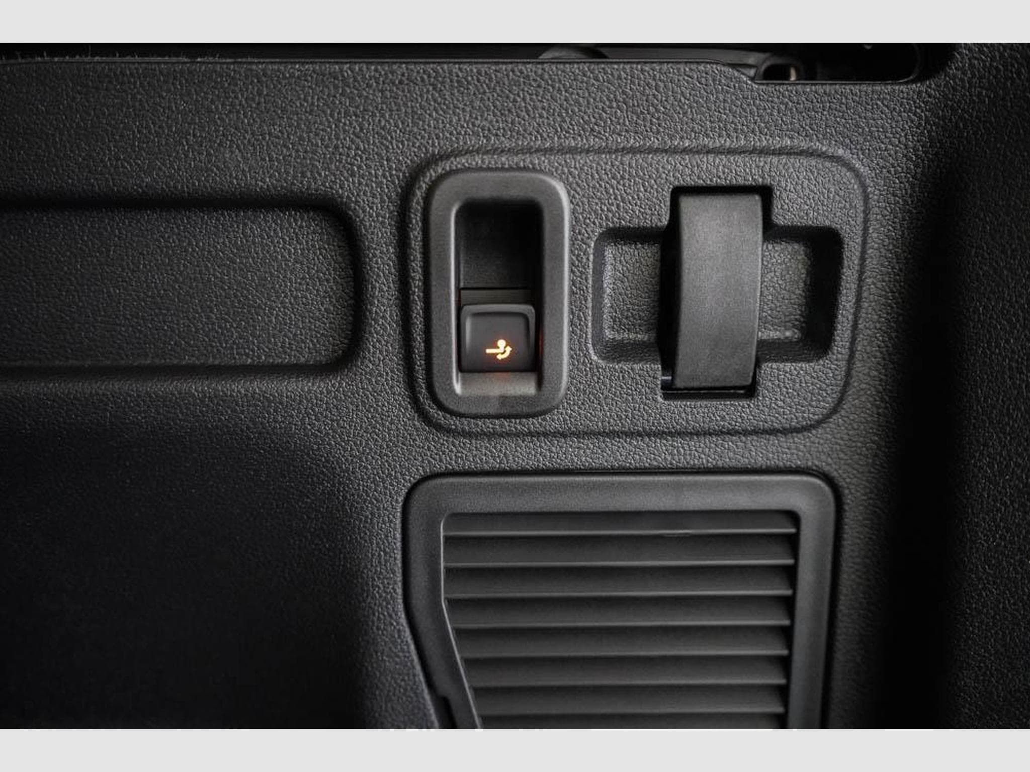 VW Touran 1,5 TSI DSG (2025) - Photo 20