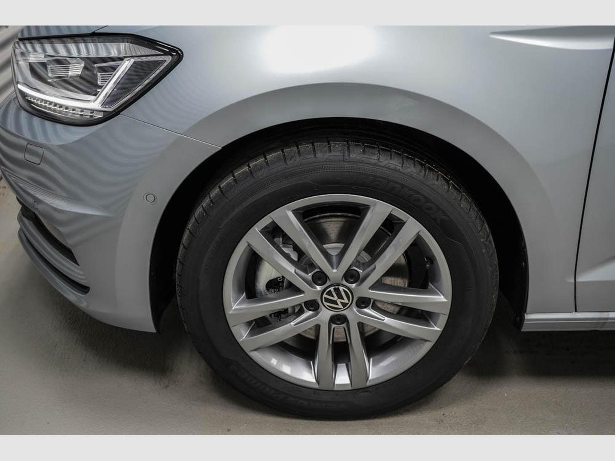 VW Touran 1,5 TSI DSG (2025) - Photo 4