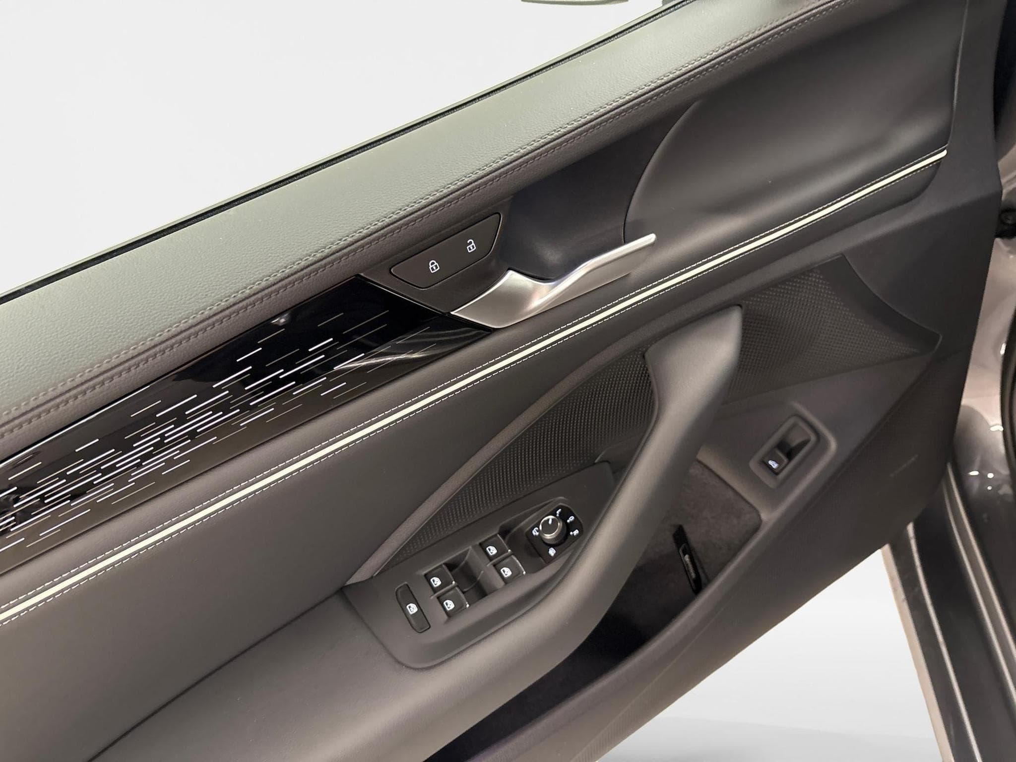 VW Passat Variant Elegance (2026) - Foto 17