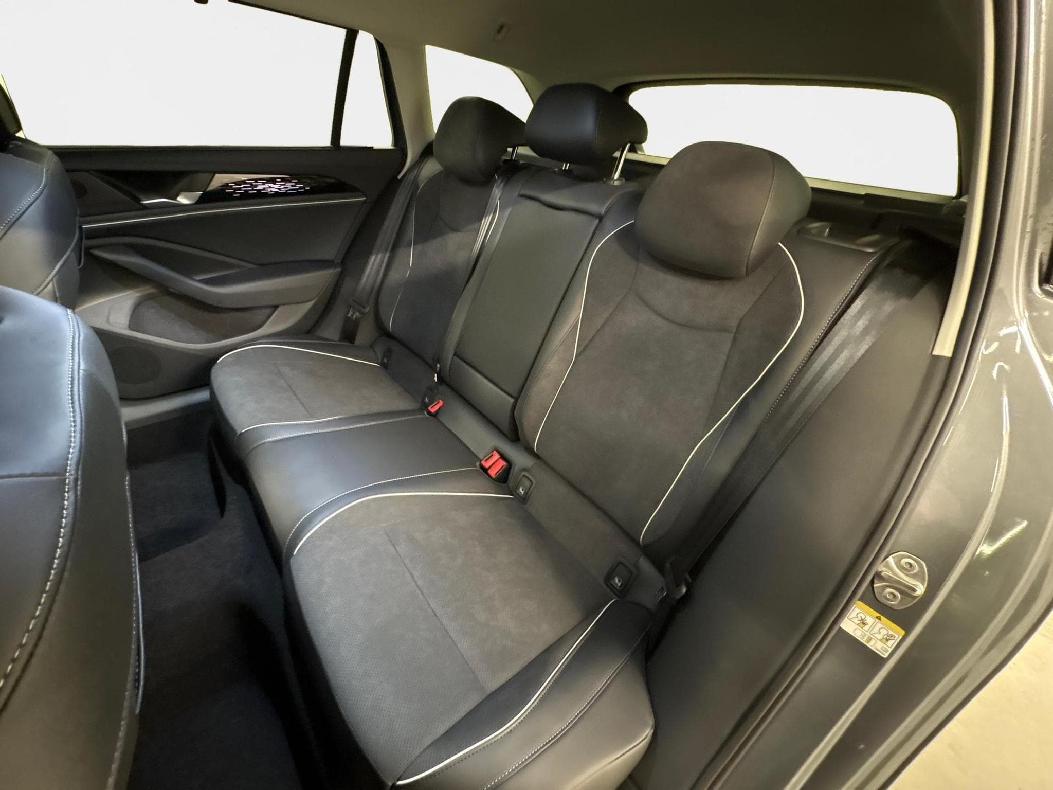 VW Passat Variant Elegance (2026) - Foto 20