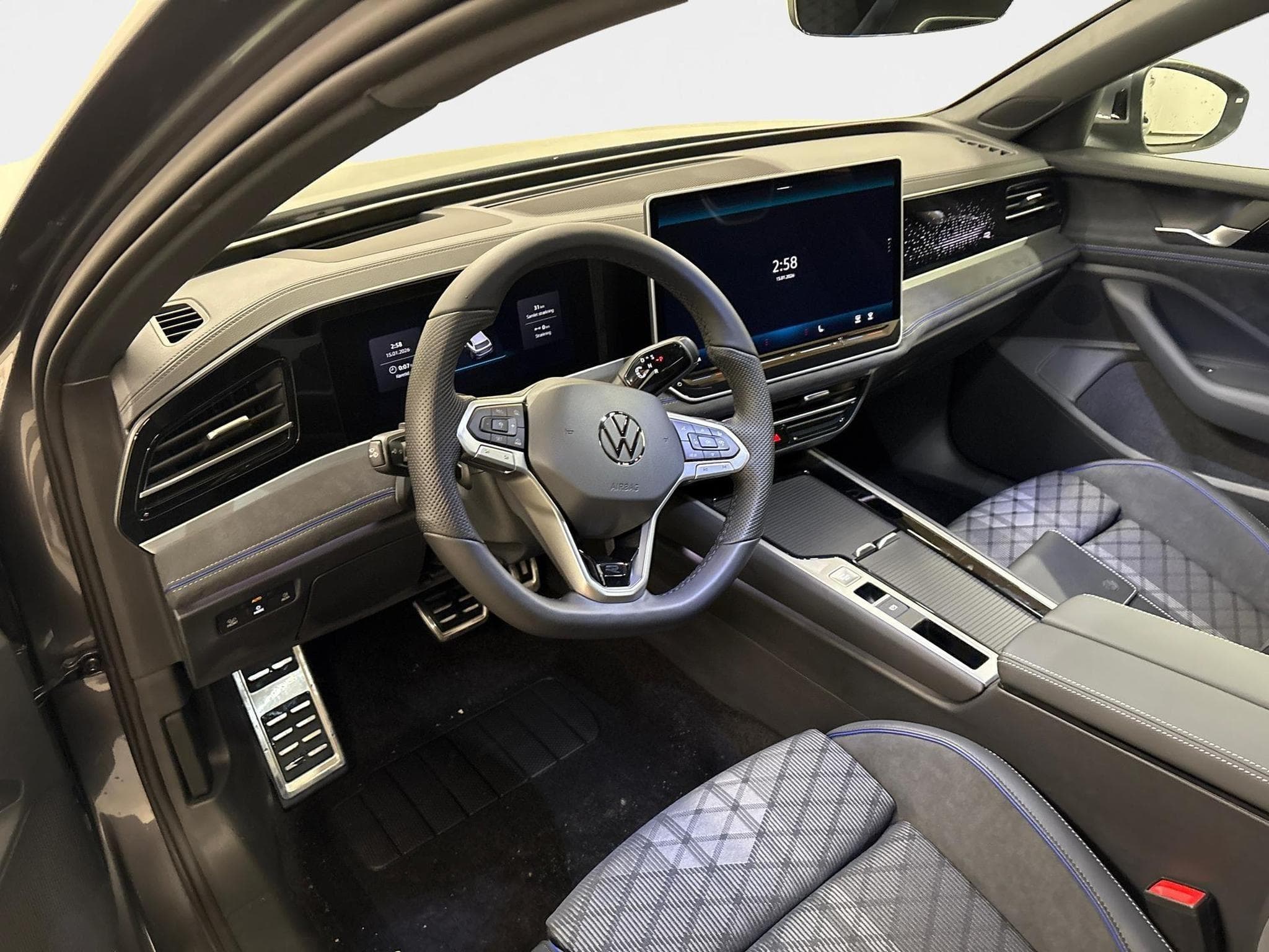 VW Passat Variant R-Line (2026) - Foto 12