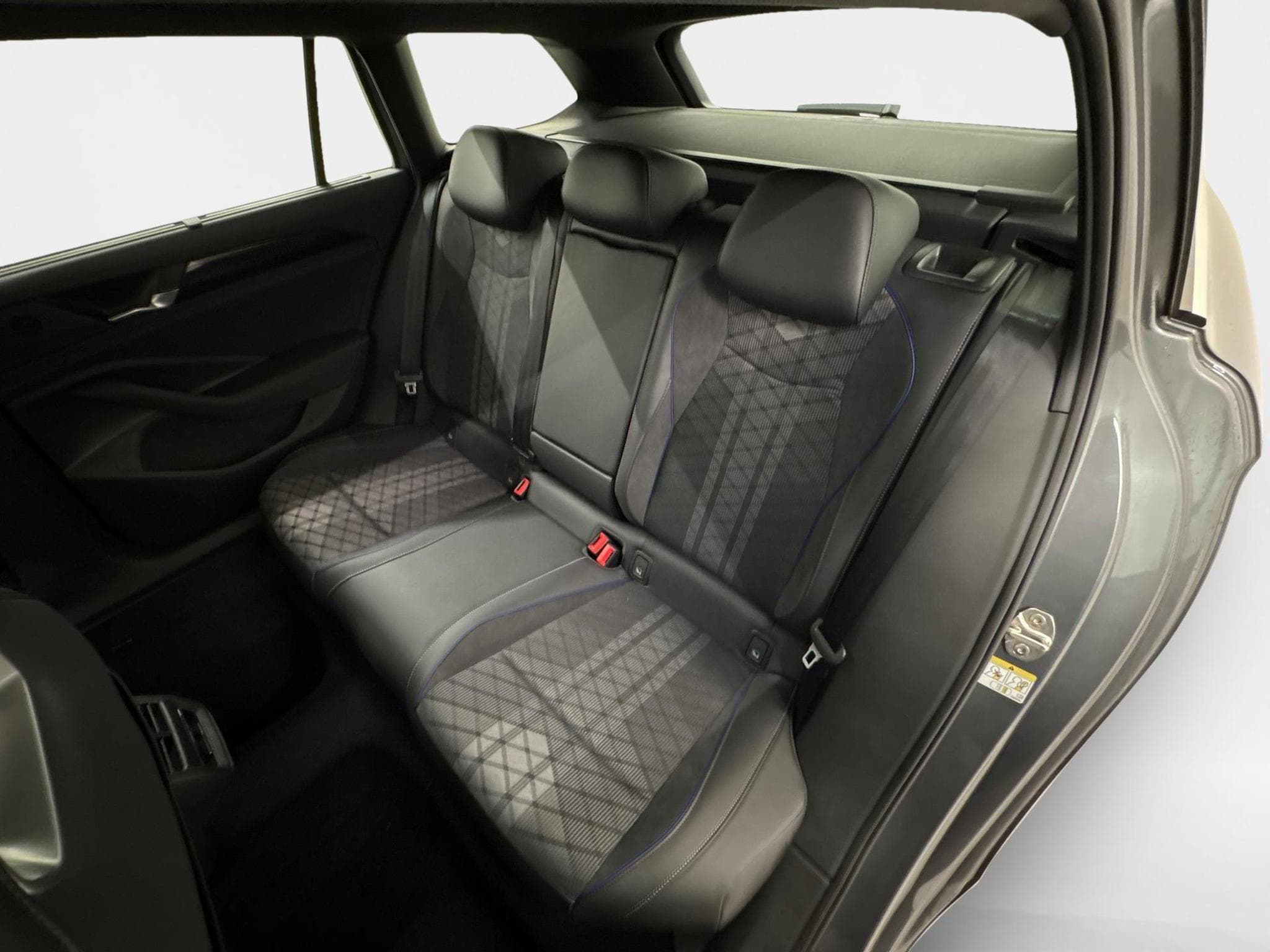 VW Passat Variant R-Line (2026) - Foto 20