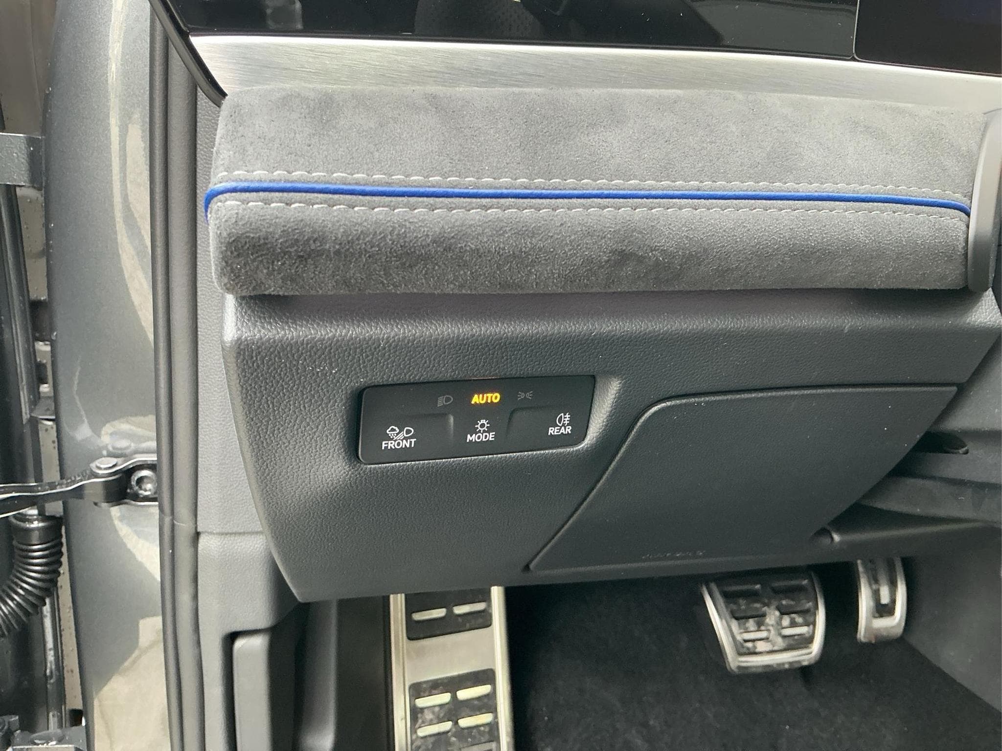 VW Passat Variant R-Line 4WD (2026) - Foto 17