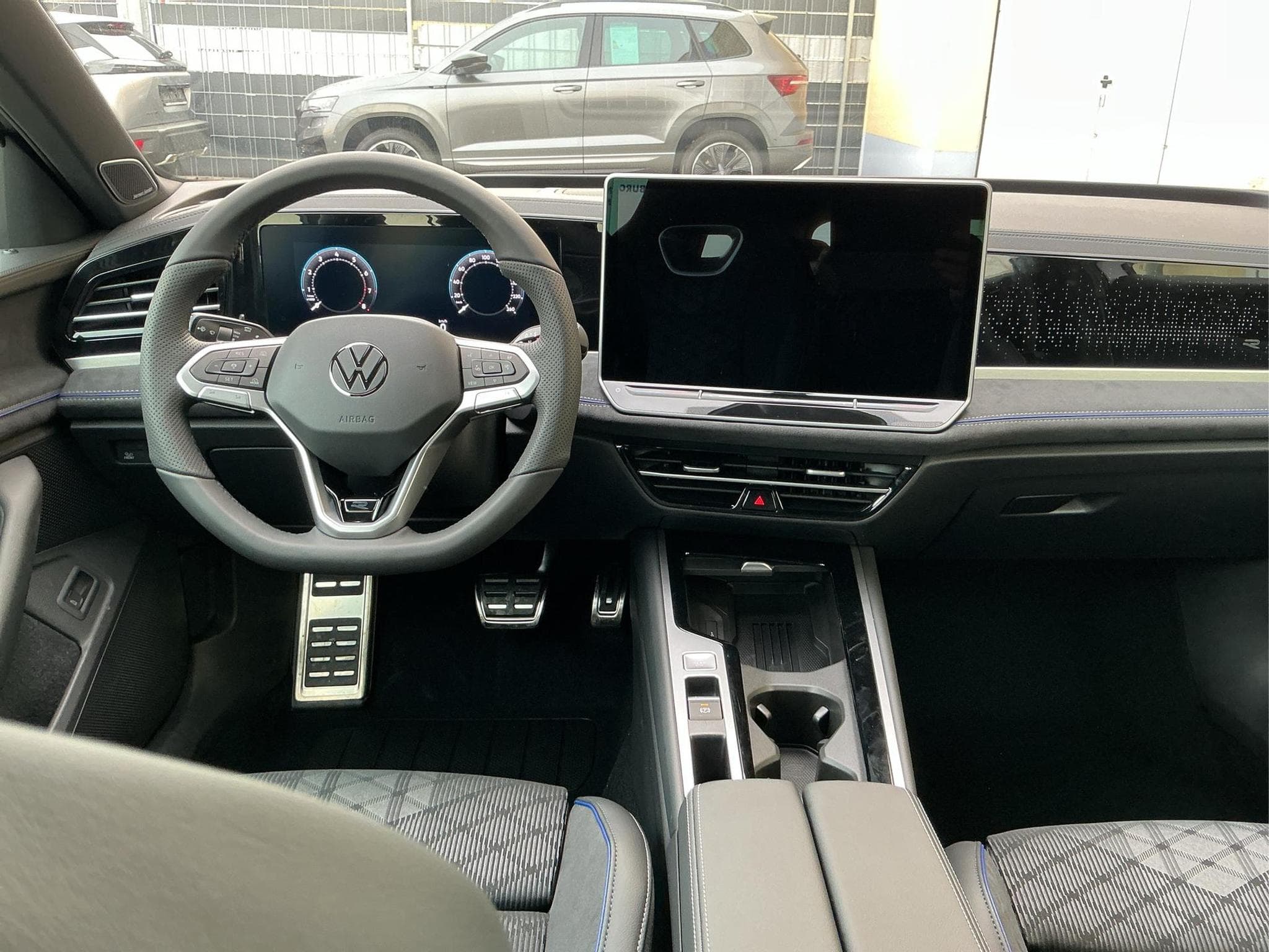 VW Passat Variant R-Line 4WD (2026) - Foto 21