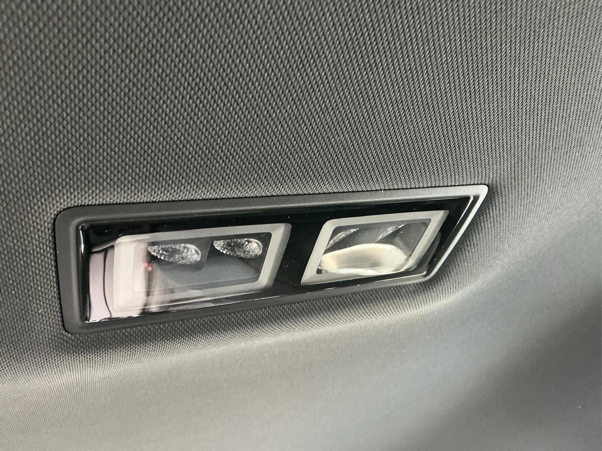 VW Passat Variant R-Line 4WD (2026) - Foto 23