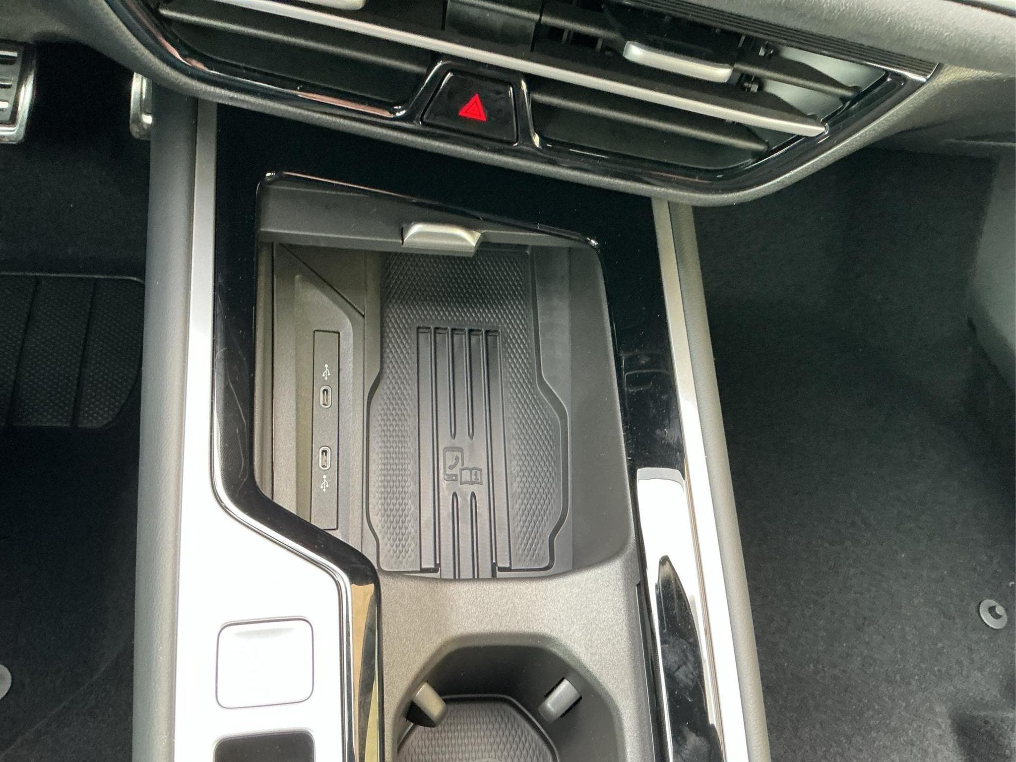 VW Passat Variant R-Line 4WD (2026) - Foto 24