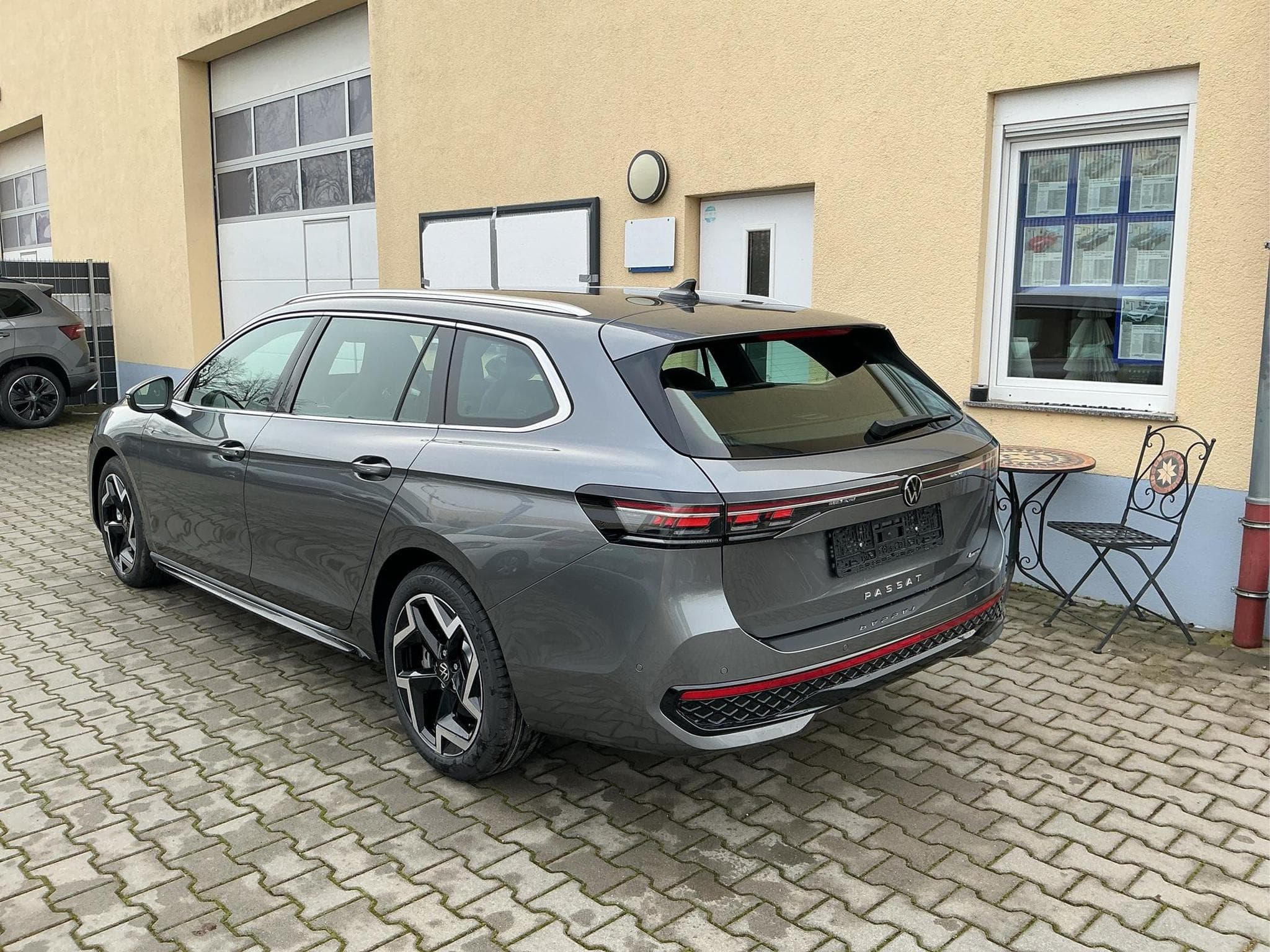 VW Passat Variant R-Line 4WD (2026) - Foto 4