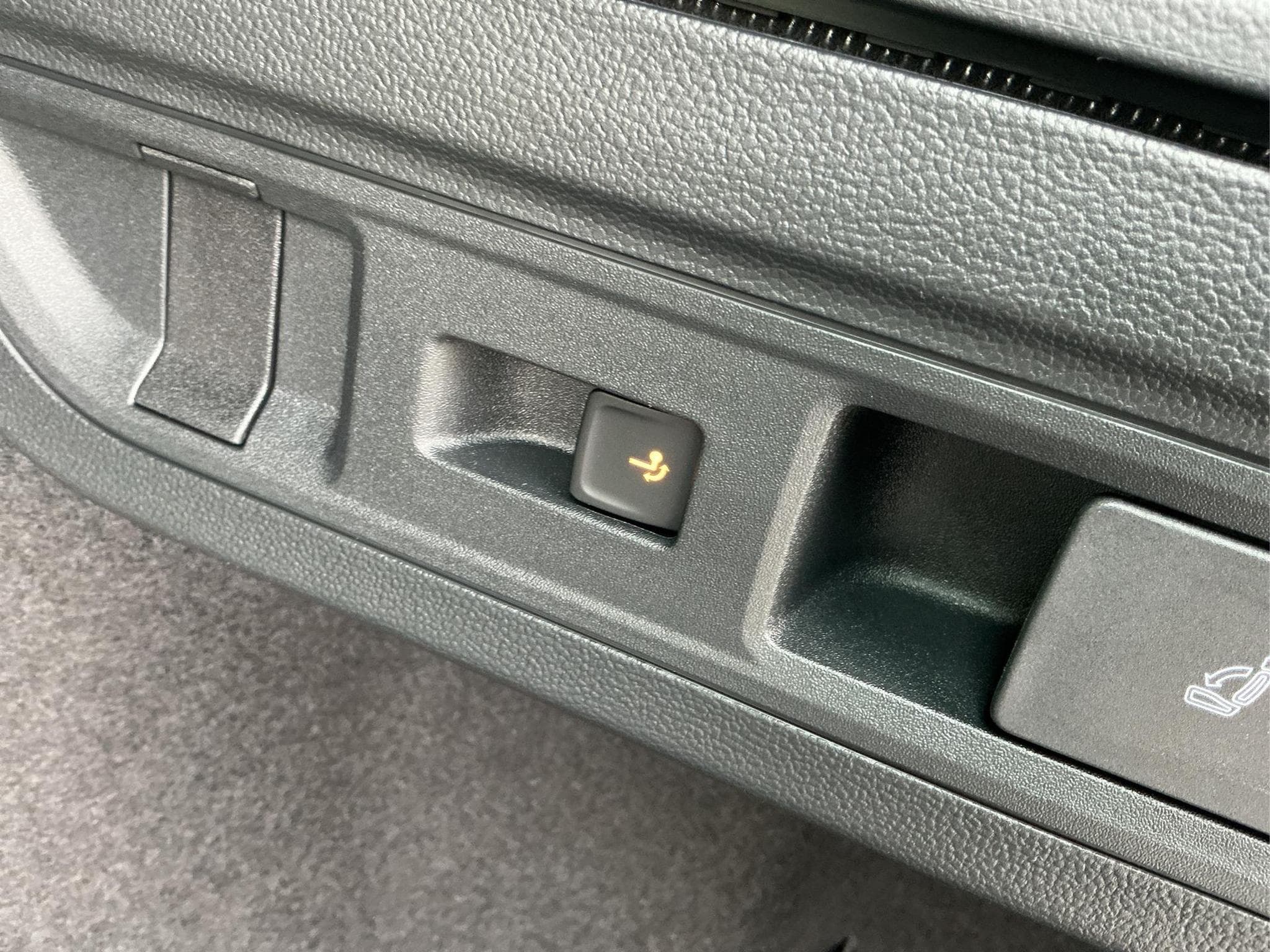 VW Passat Variant R-Line 4WD (2026) - Foto 8