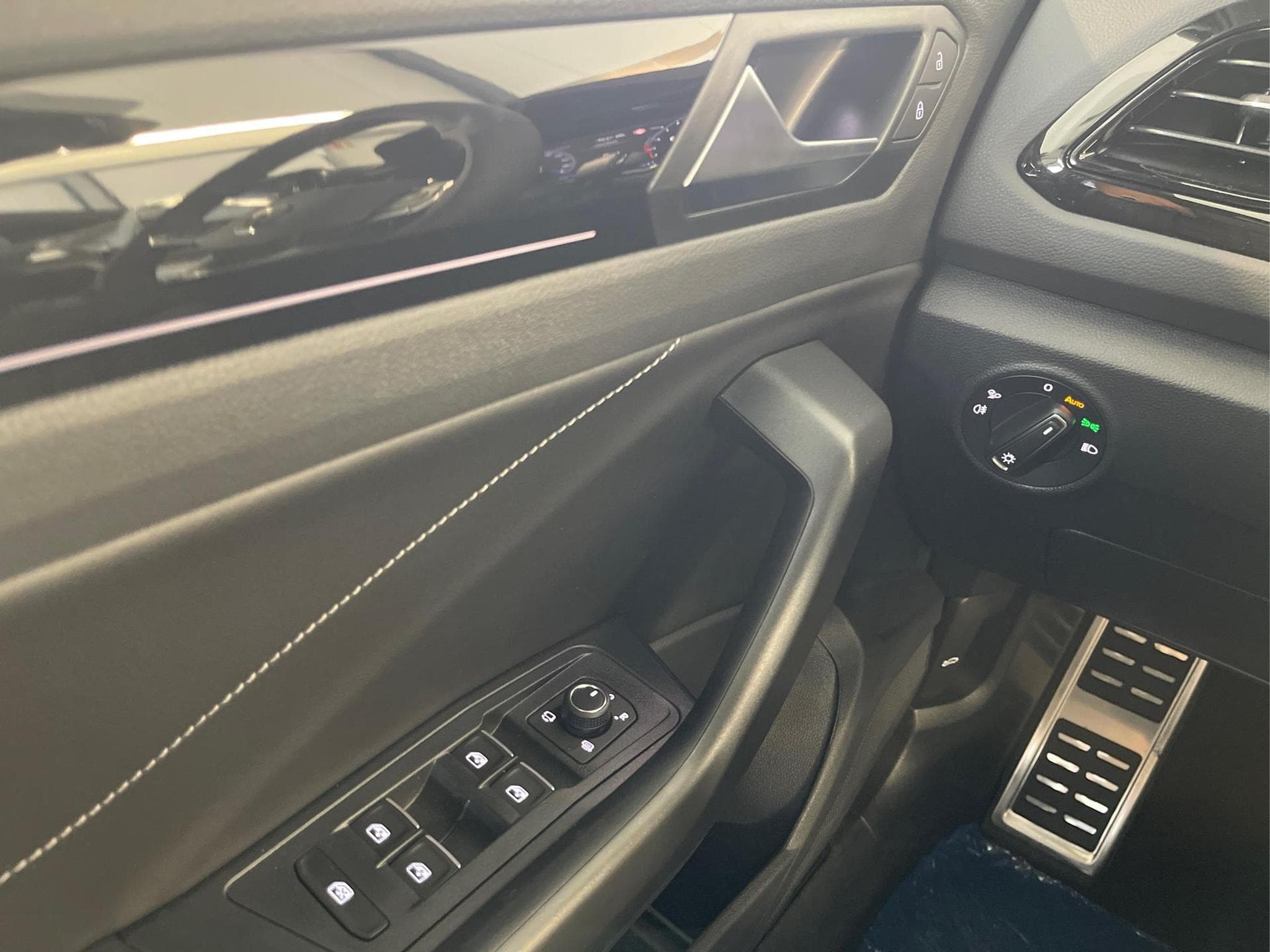 VW T-Roc R-Line (2026) - Foto 9