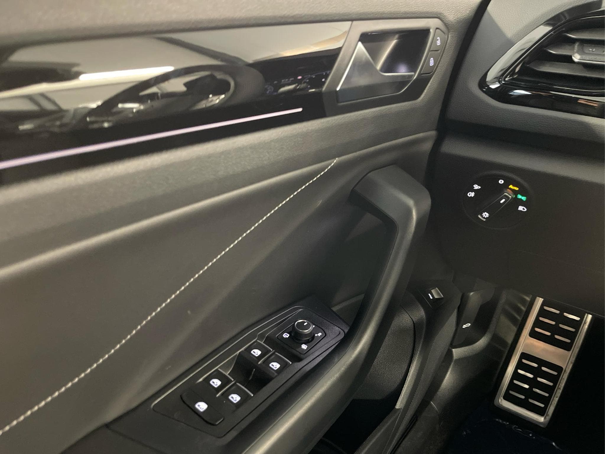 VW T-Roc R-Line (2025) - Foto 10