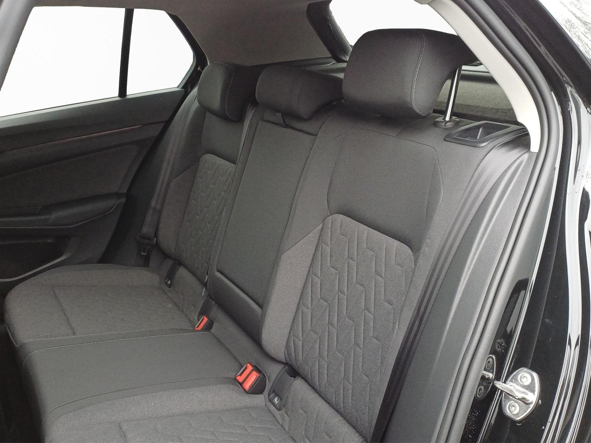 VW Golf Life (2025) - Photo 15