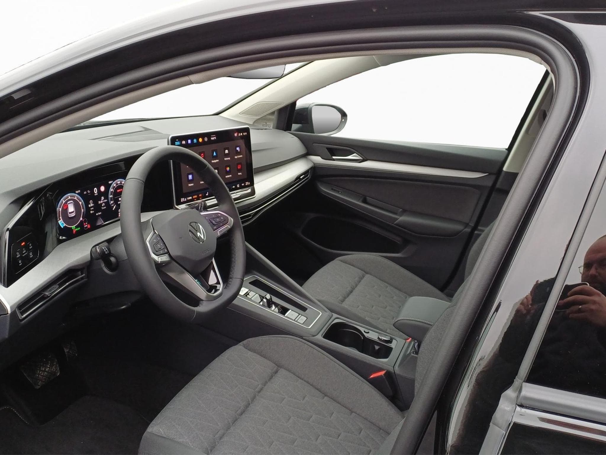 VW Golf Life (2025) - Photo 9