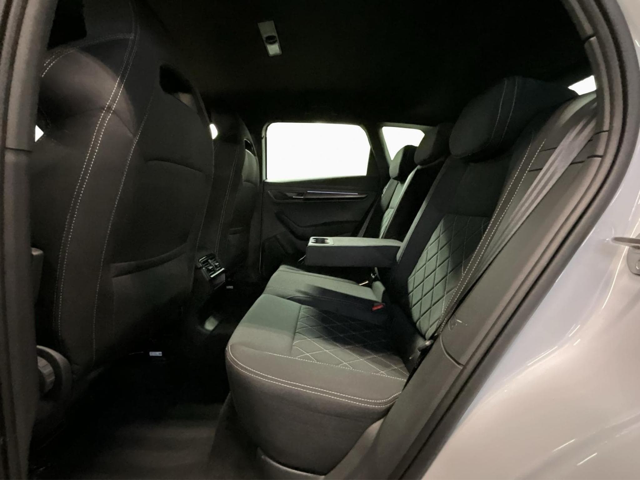 Skoda Karoq Sportline+DSG+Navi+LED (2025) - Foto 16