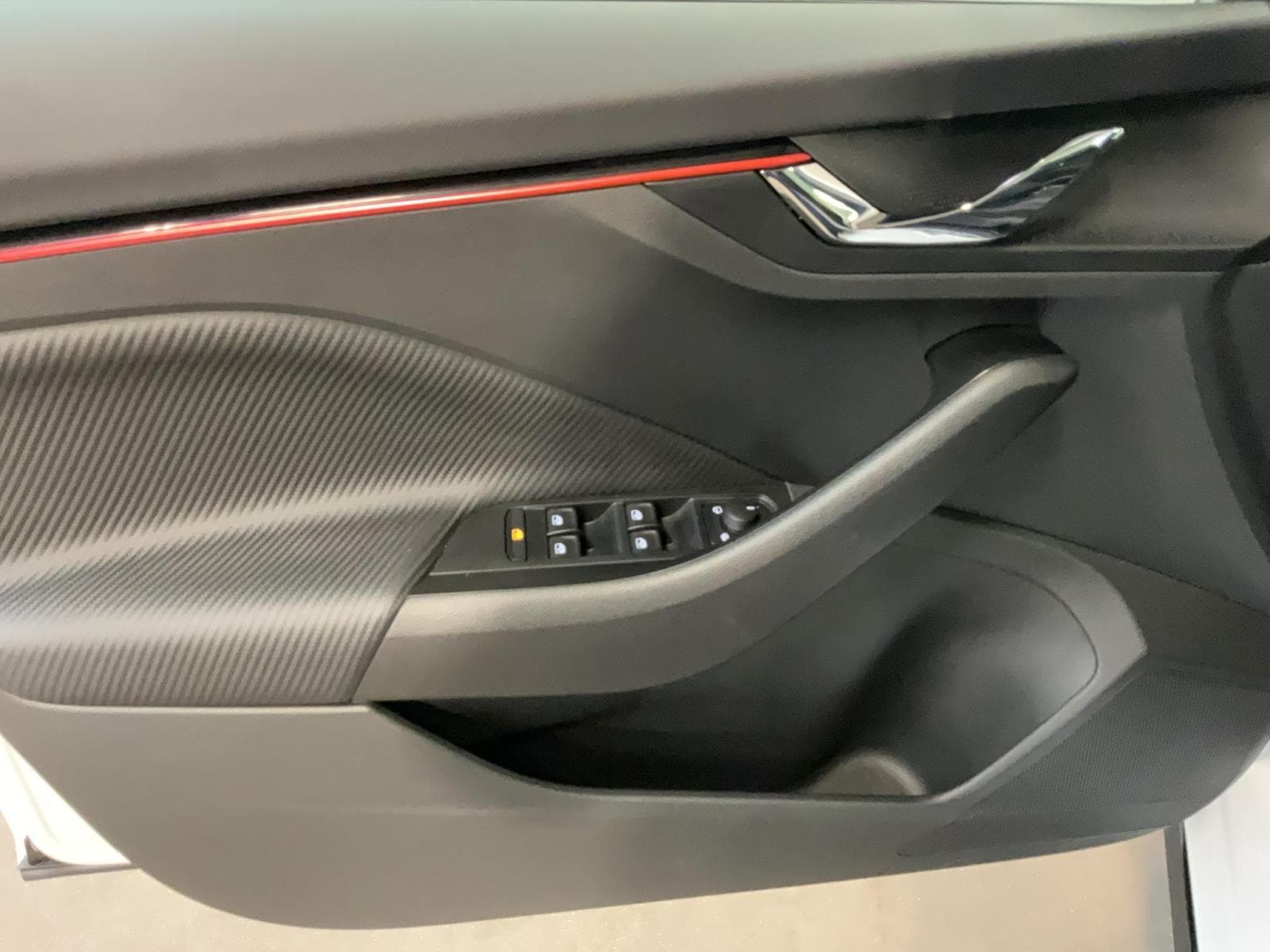 Skoda Scala Monte-Carlo+BVM+Pano+RearView+LED (2025) - Foto 10