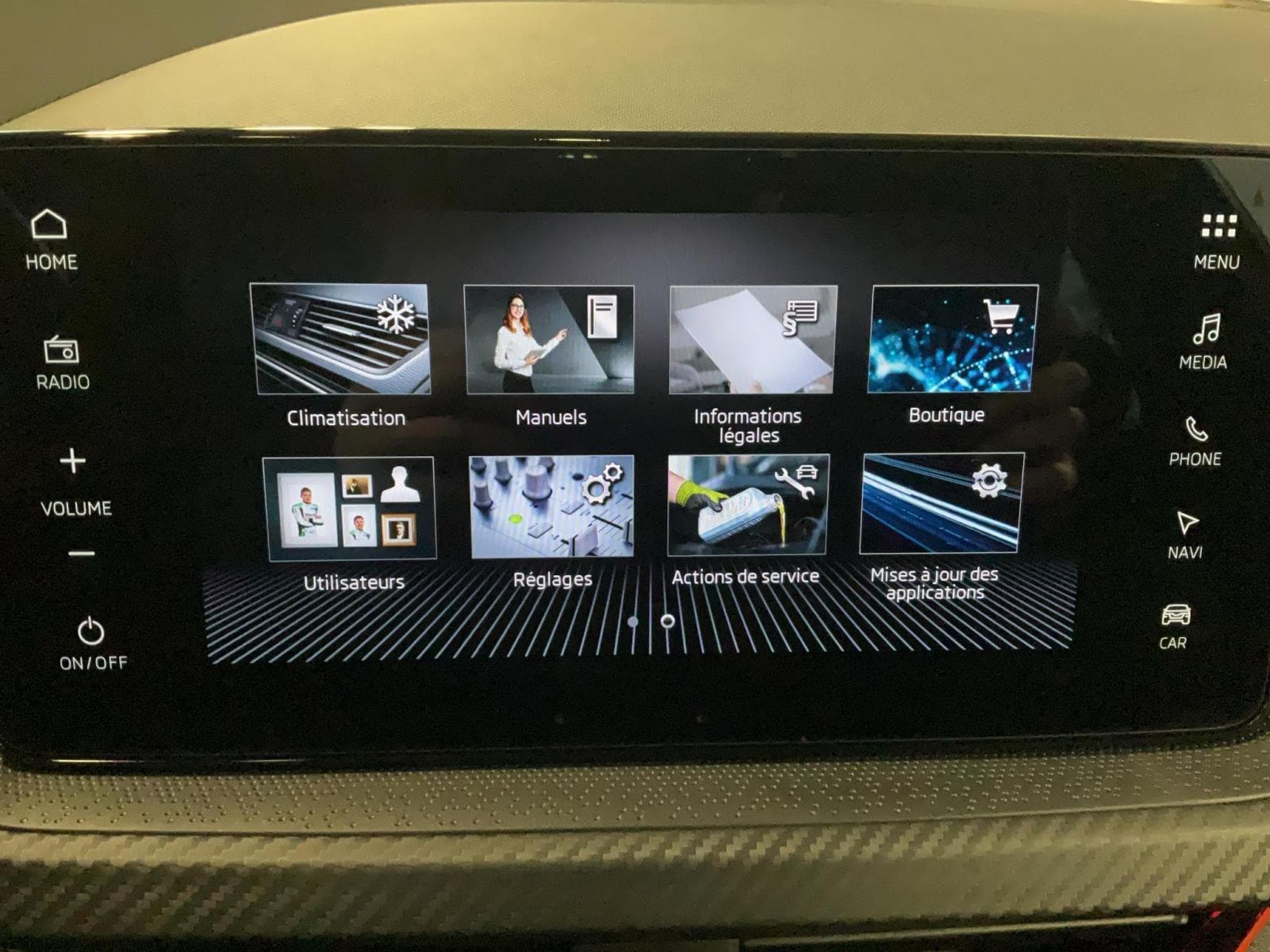 Skoda Scala Monte-Carlo+BVM+Pano+RearView+LED (2025) - Foto 17