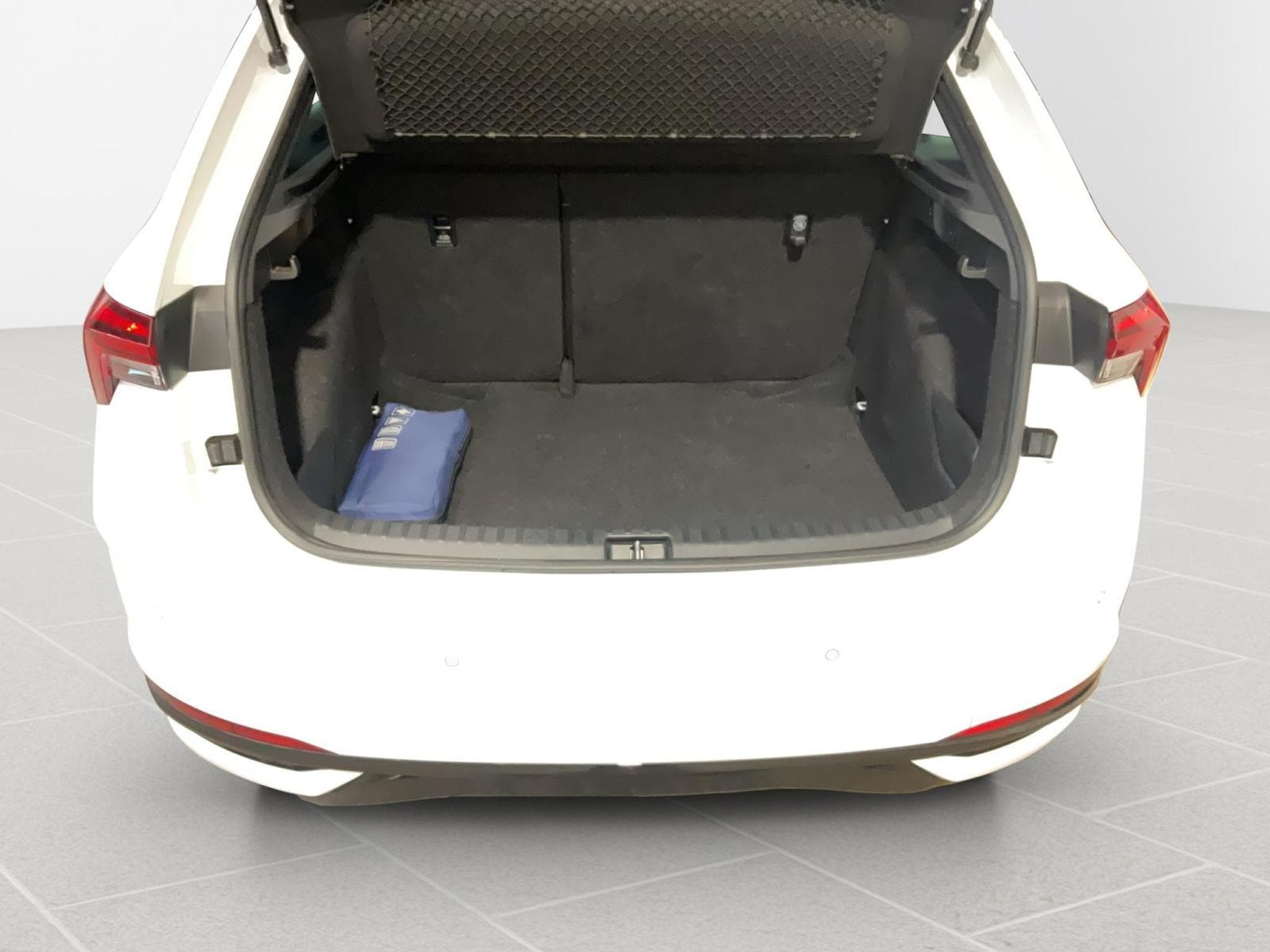 Skoda Scala Monte-Carlo+BVM+Pano+RearView+LED (2025) - Foto 21