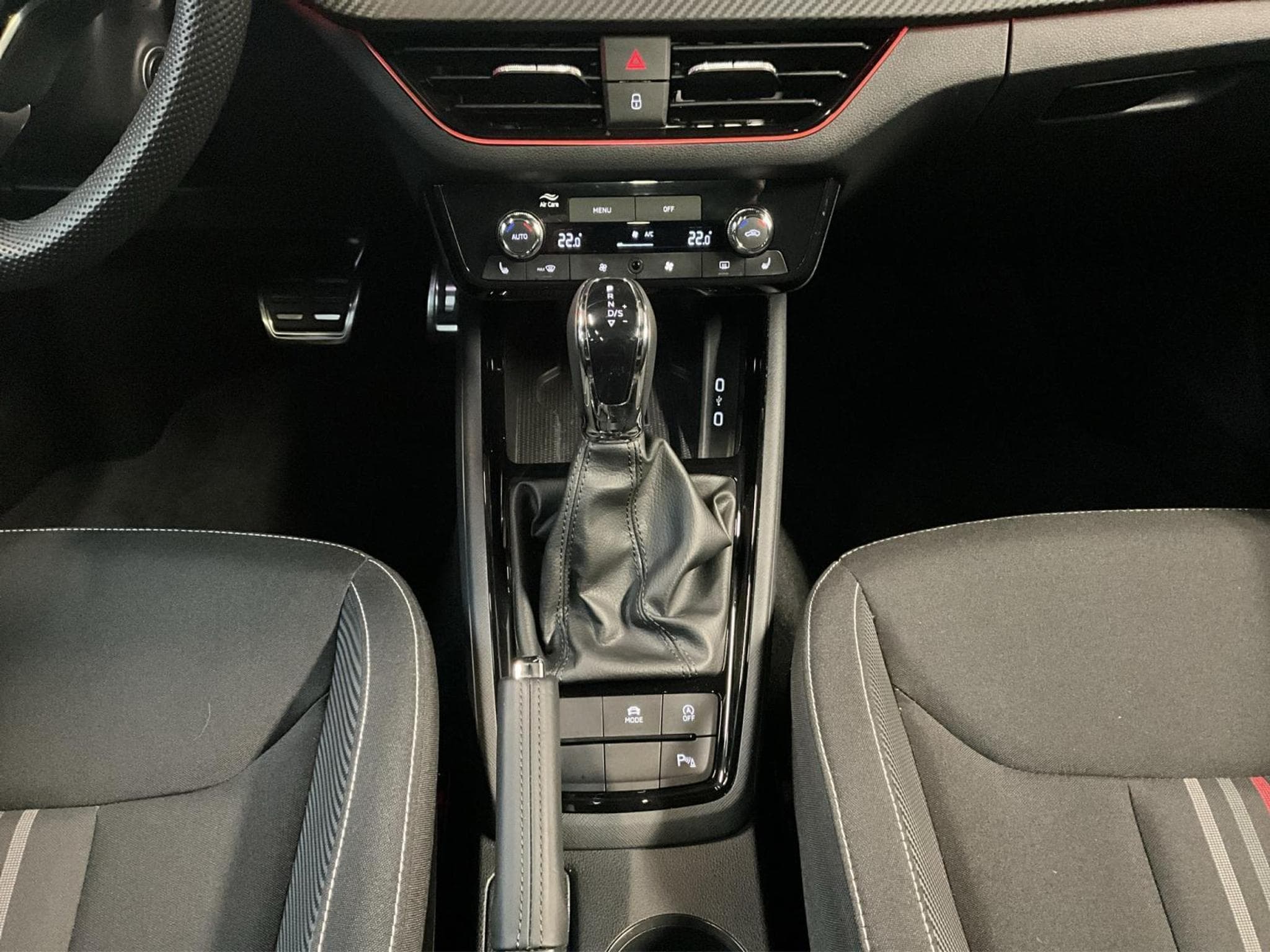 Skoda Scala Monte-Carlo+DSG+RearView+LED (2025) - Foto 12