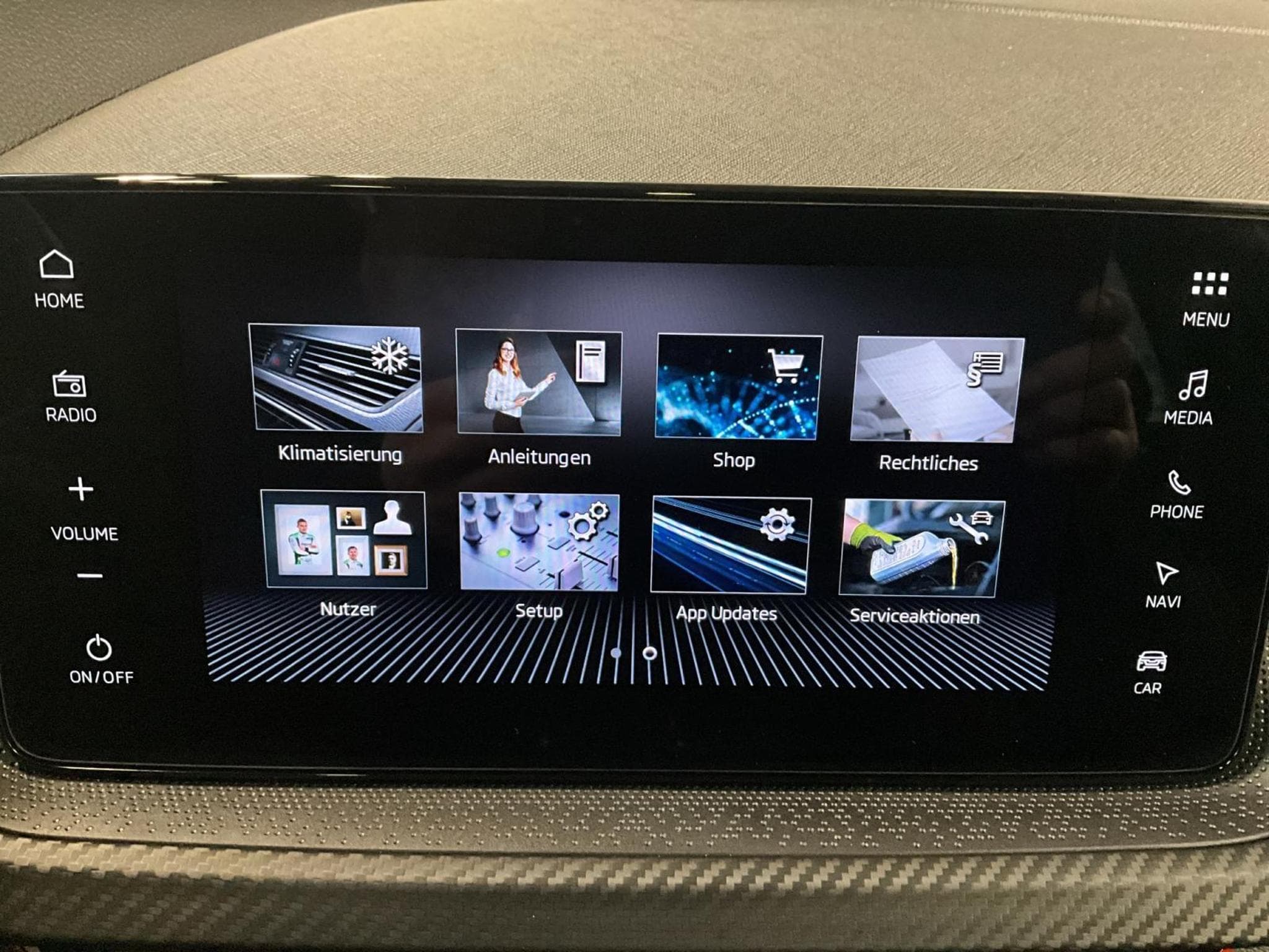 Skoda Scala Monte-Carlo+DSG+RearView+LED (2025) - Foto 19