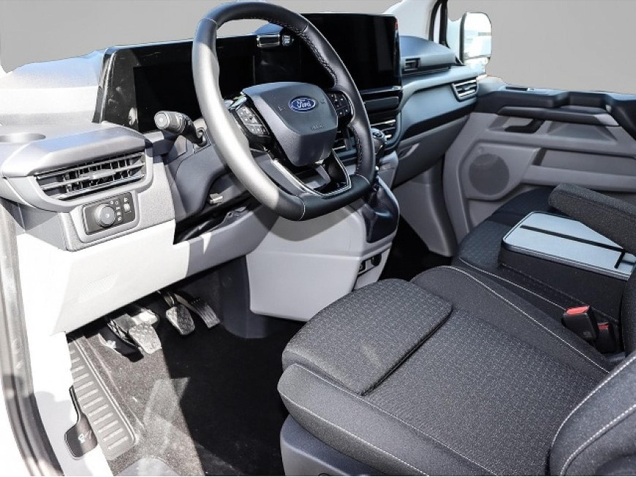 Ford Tourneo (2024) - Photo 3