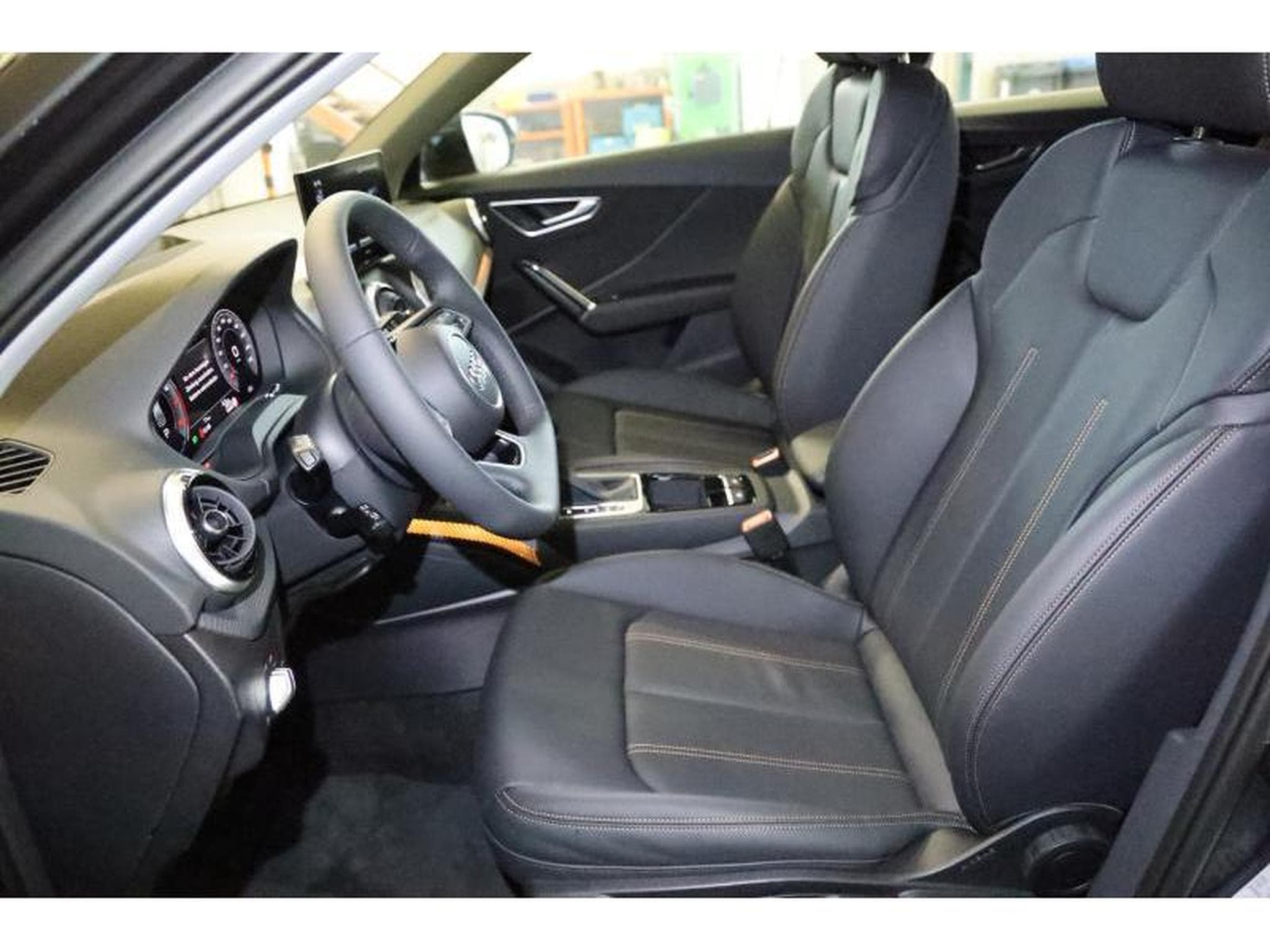 Audi Q2 35 TFSI S Tronic (2024) - Photo 13