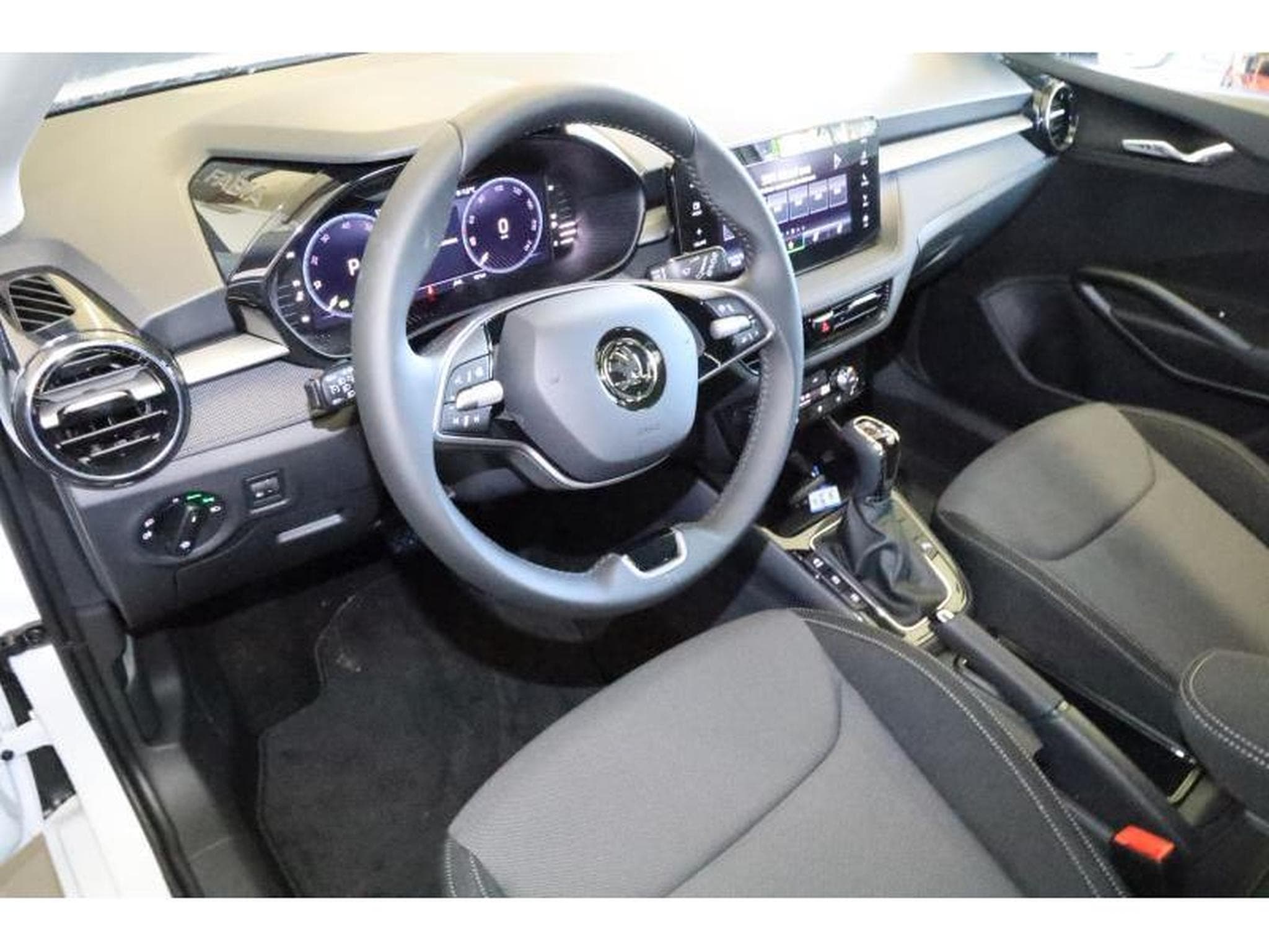 Skoda Fabia Selection (2024) - Foto 15