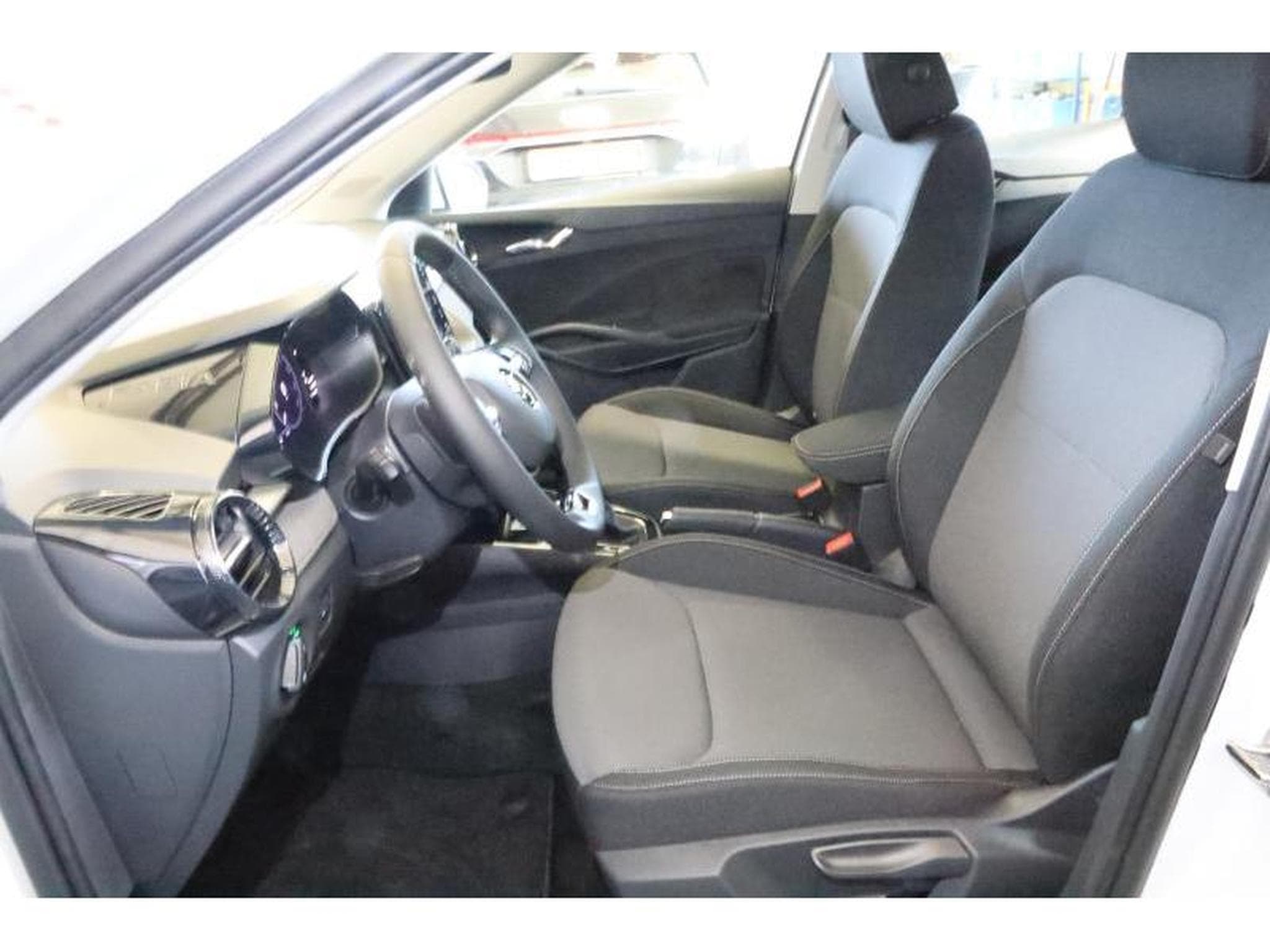 Skoda Fabia Selection (2024) - Foto 16