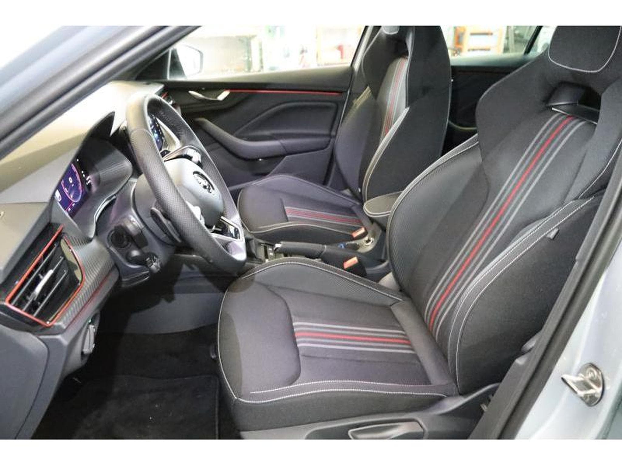 Skoda Kamiq Monte Carlo (2024) - Foto 10