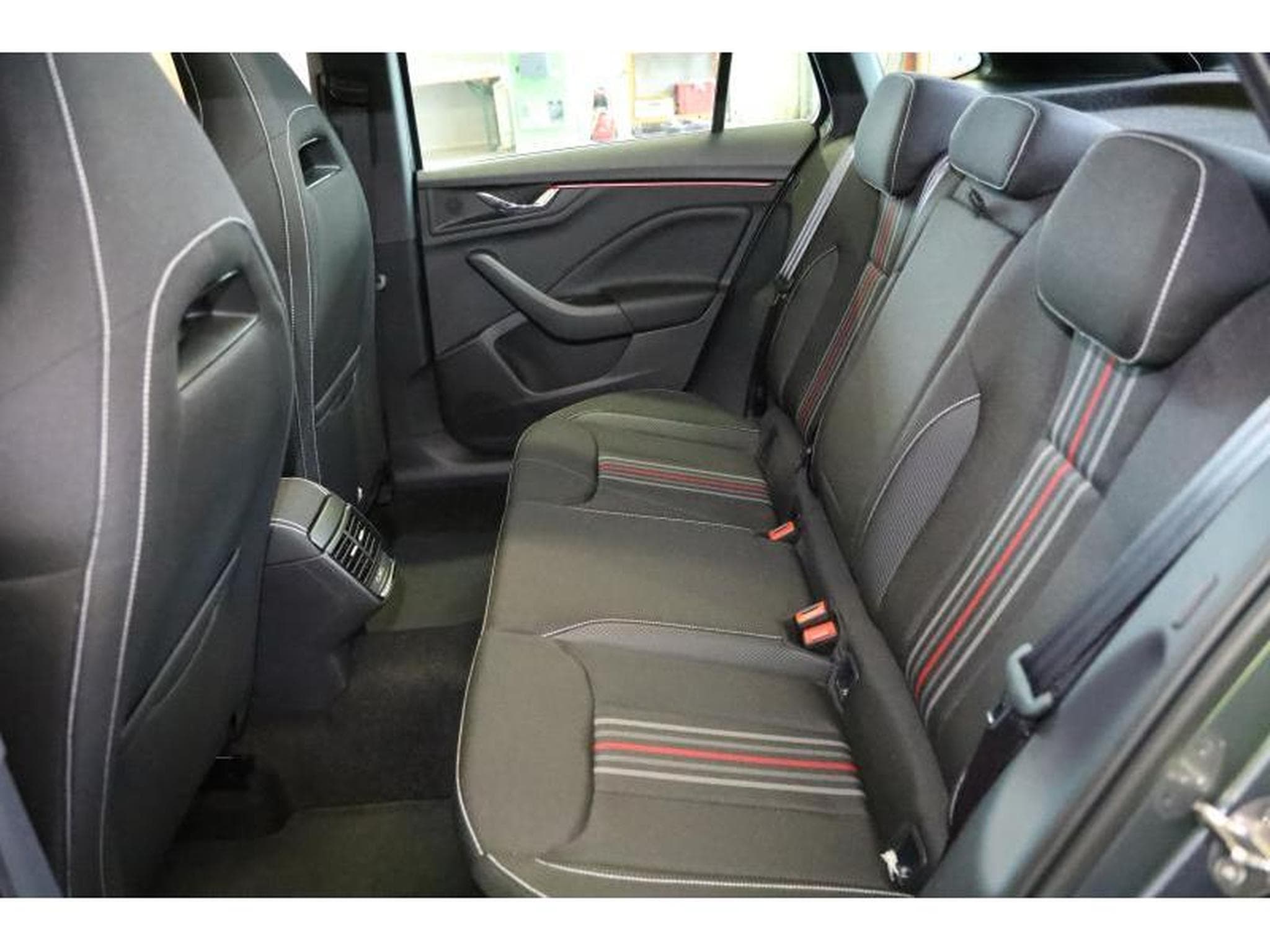 Skoda Kamiq Monte Carlo (2024) - Foto 13