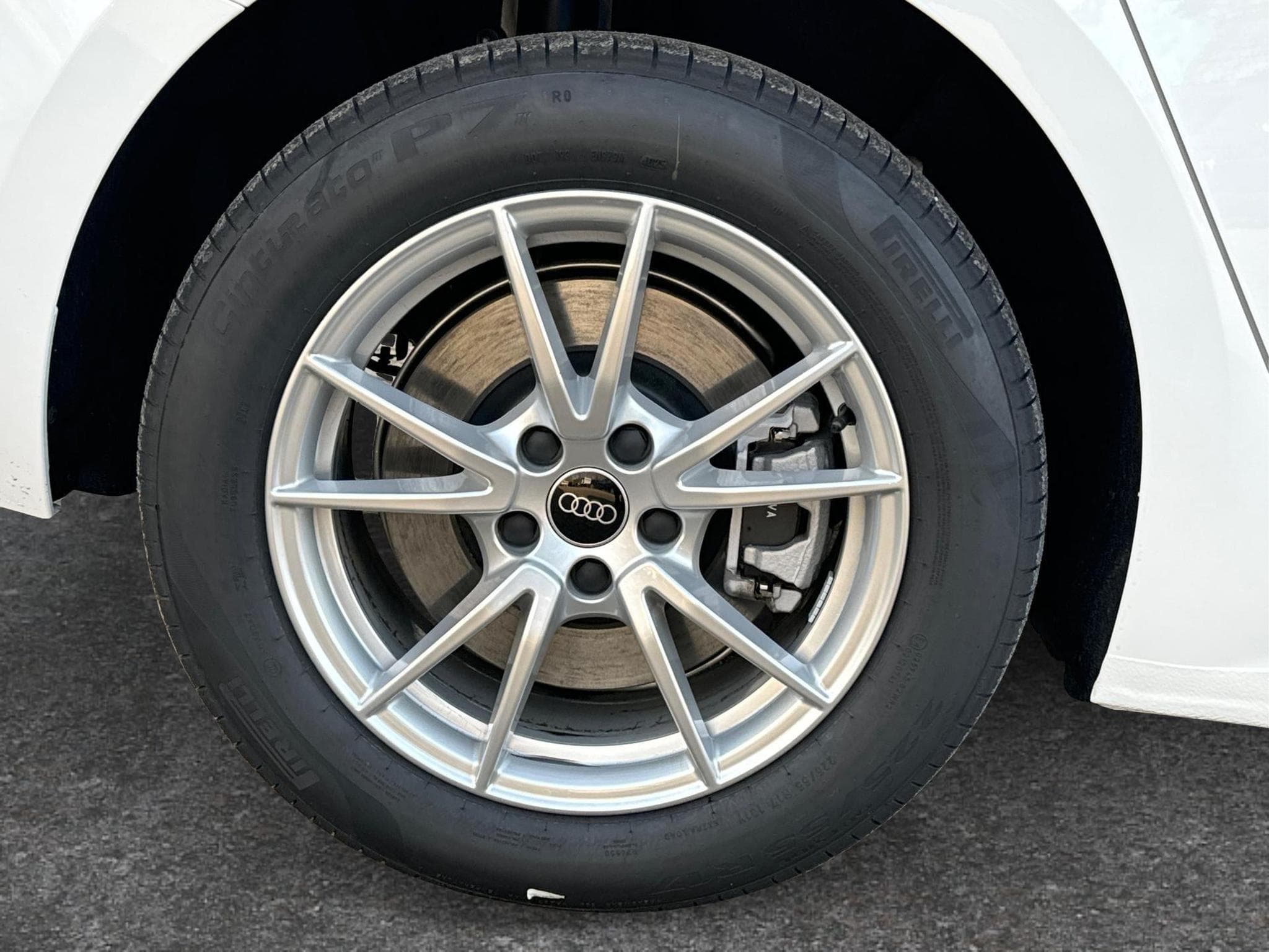 Audi A5 Basis (2025) - Photo 12