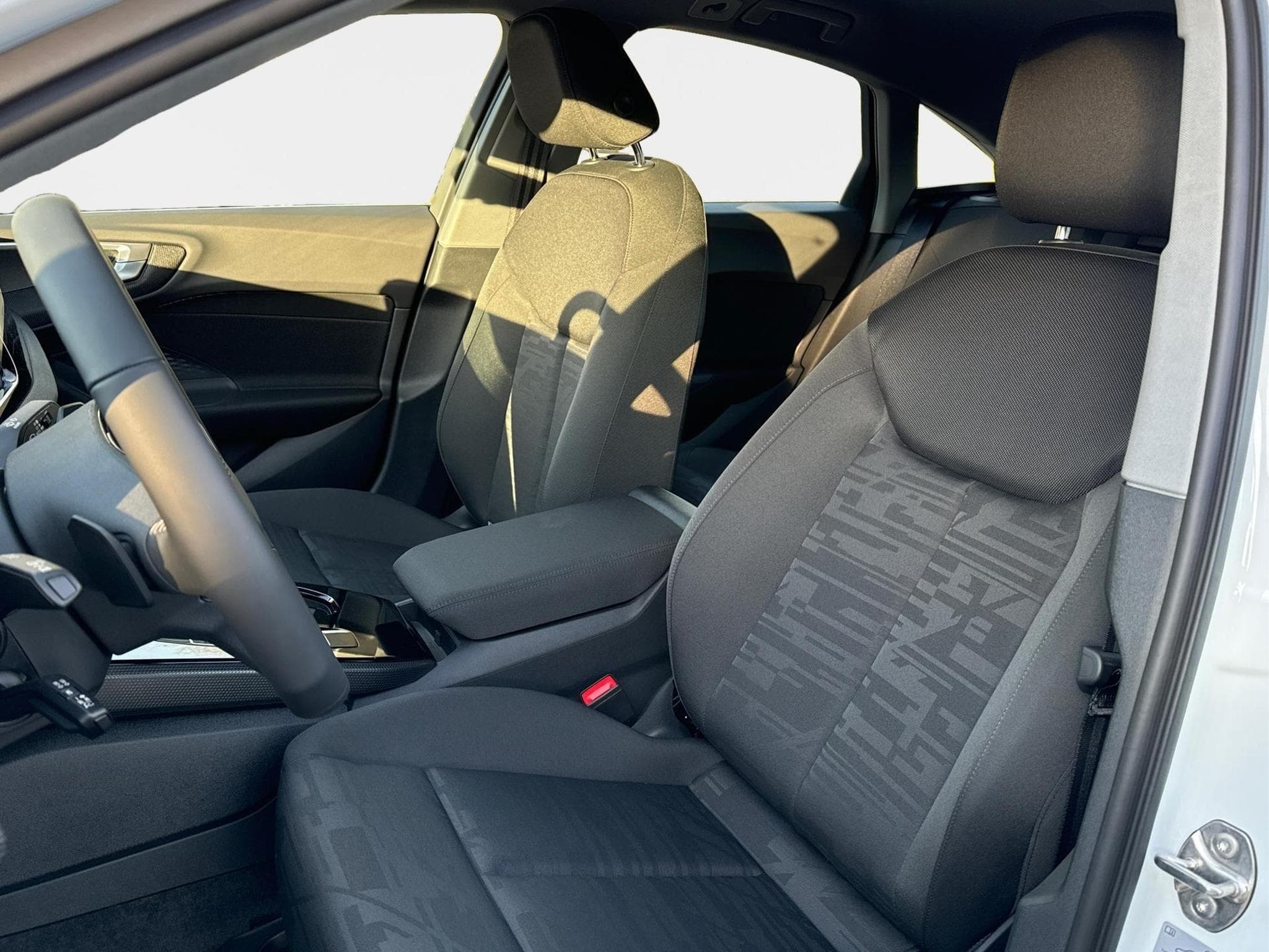 Audi A5 Basis (2025) - Photo 16