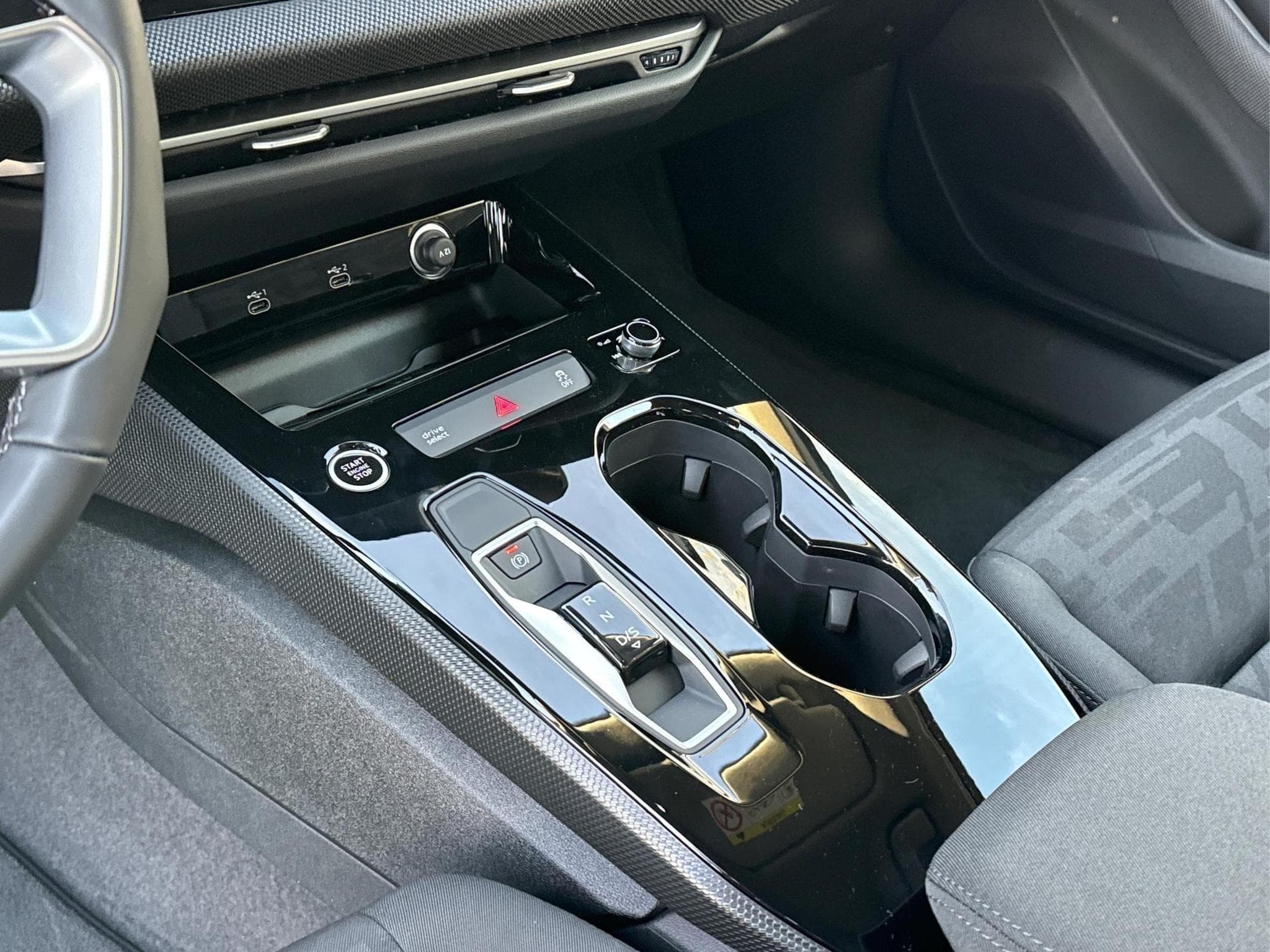 Audi A5 Basis (2025) - Photo 21