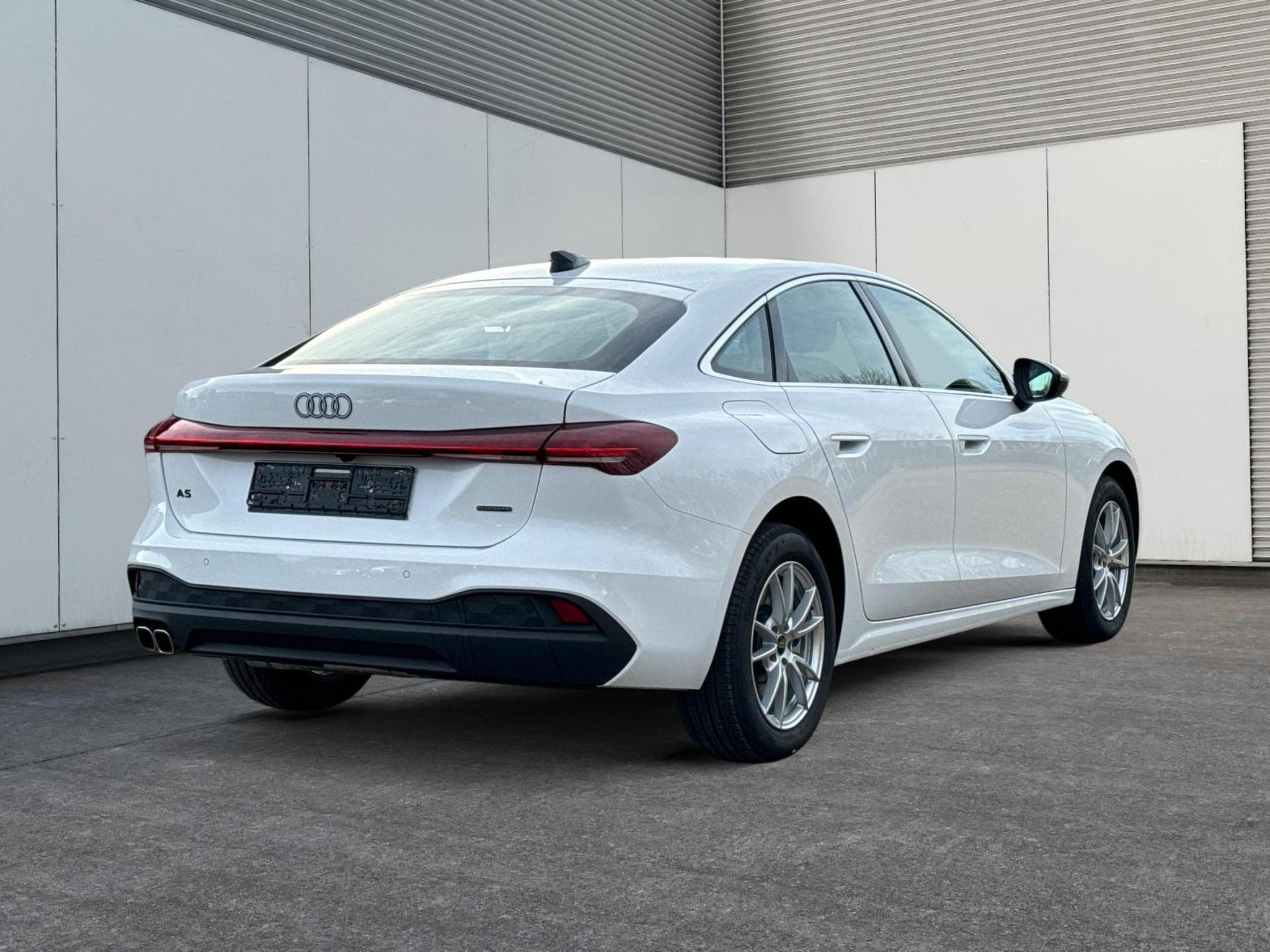 Audi A5 Basis (2025) - Photo 3