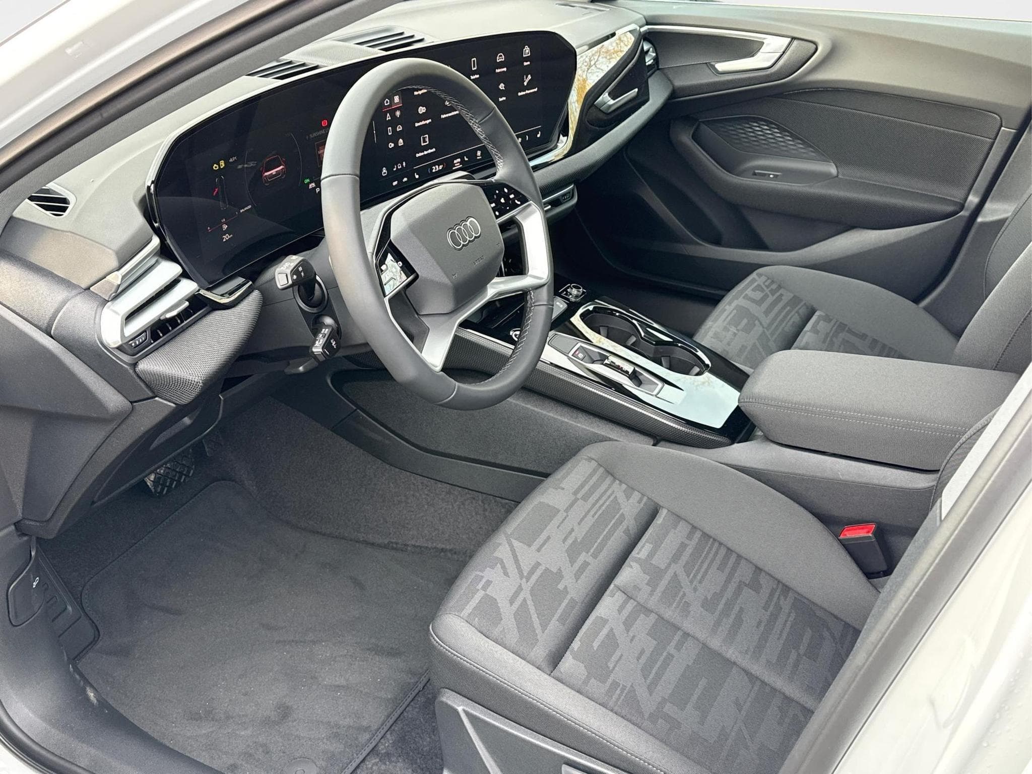 Audi A5 Basis (2025) - Photo 9