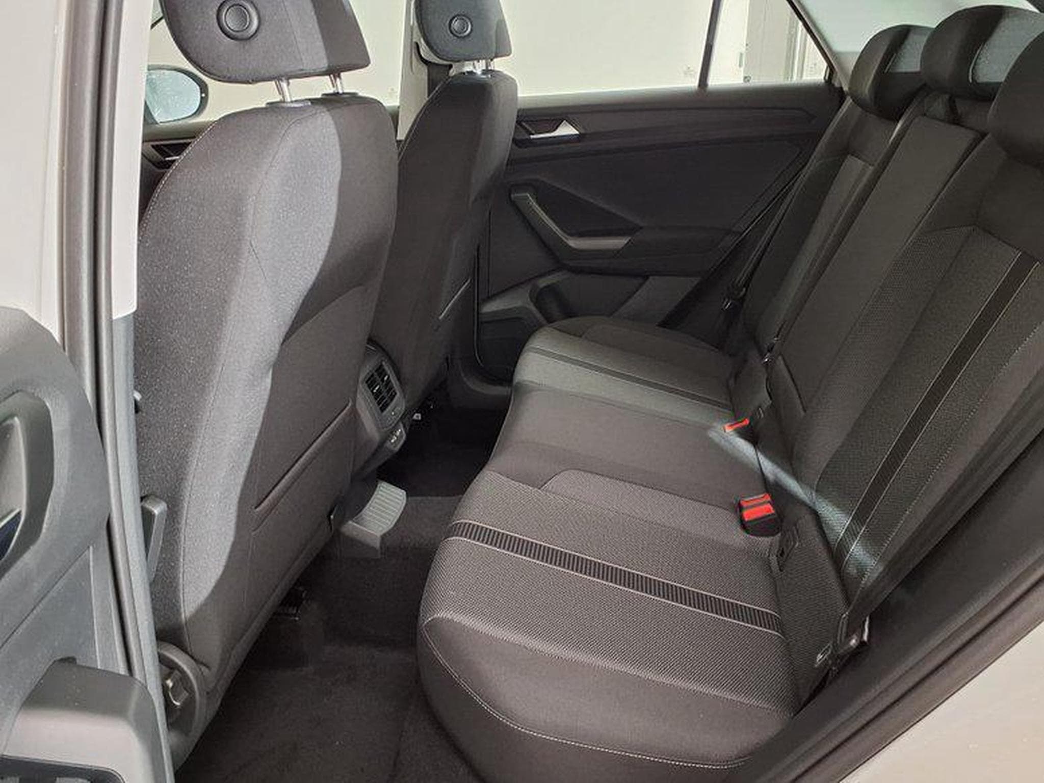 VW T-Roc Life 1.0 TSI 6-Gang (2025) - Foto 10