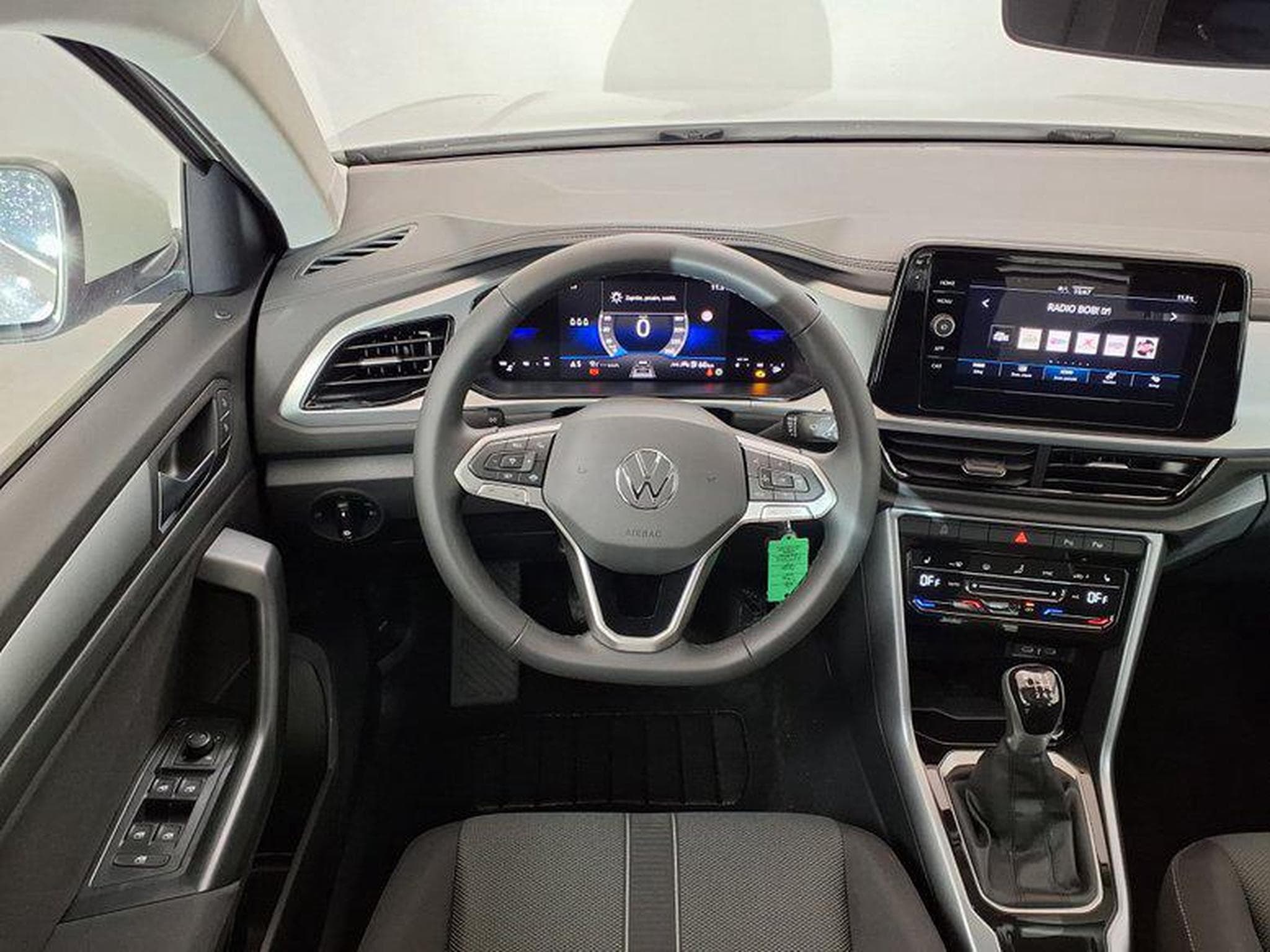 VW T-Roc Life 1.0 TSI 6-Gang (2025) - Foto 12