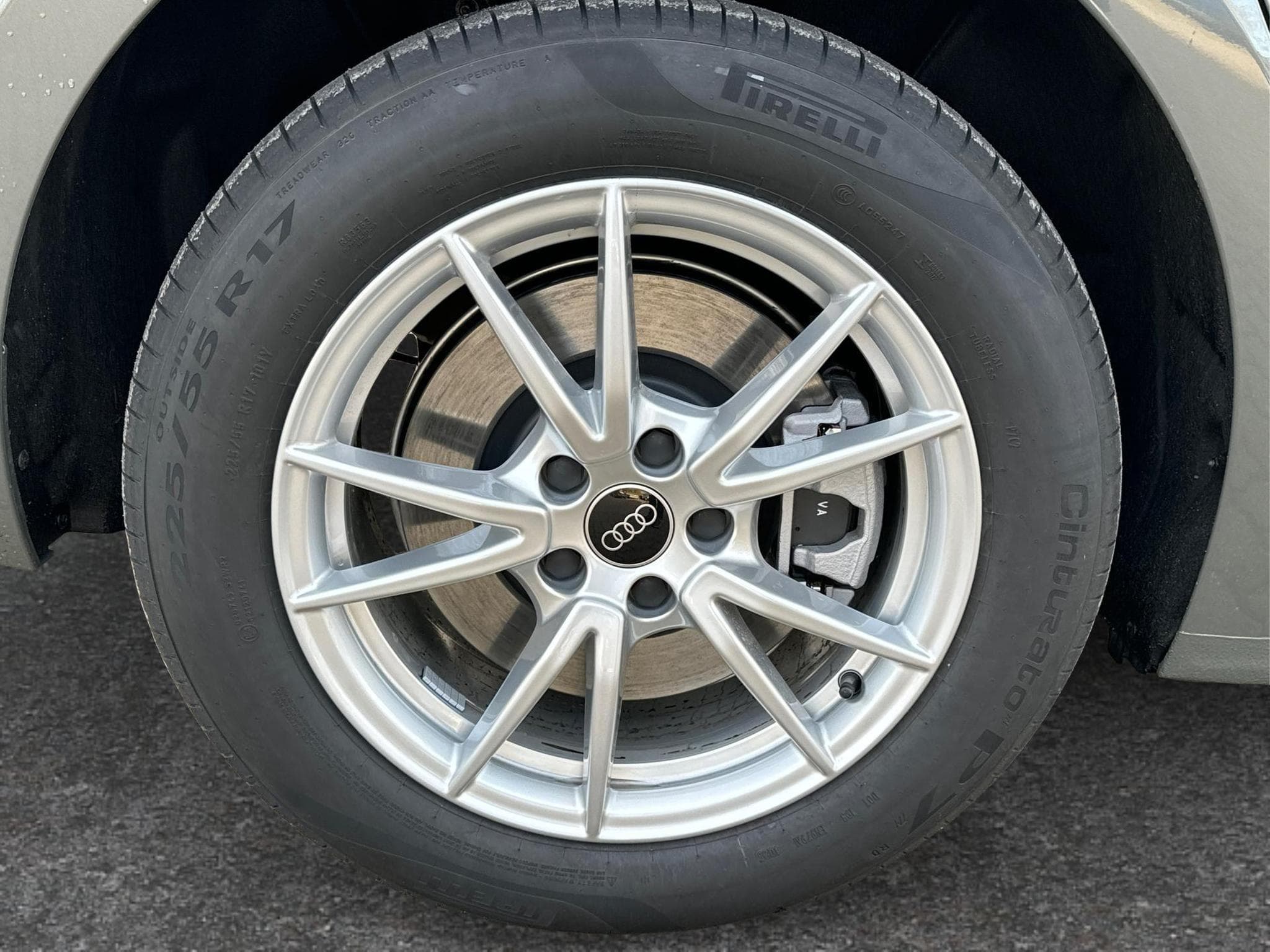 Audi A5 Avant Basis (2025) - Photo 12