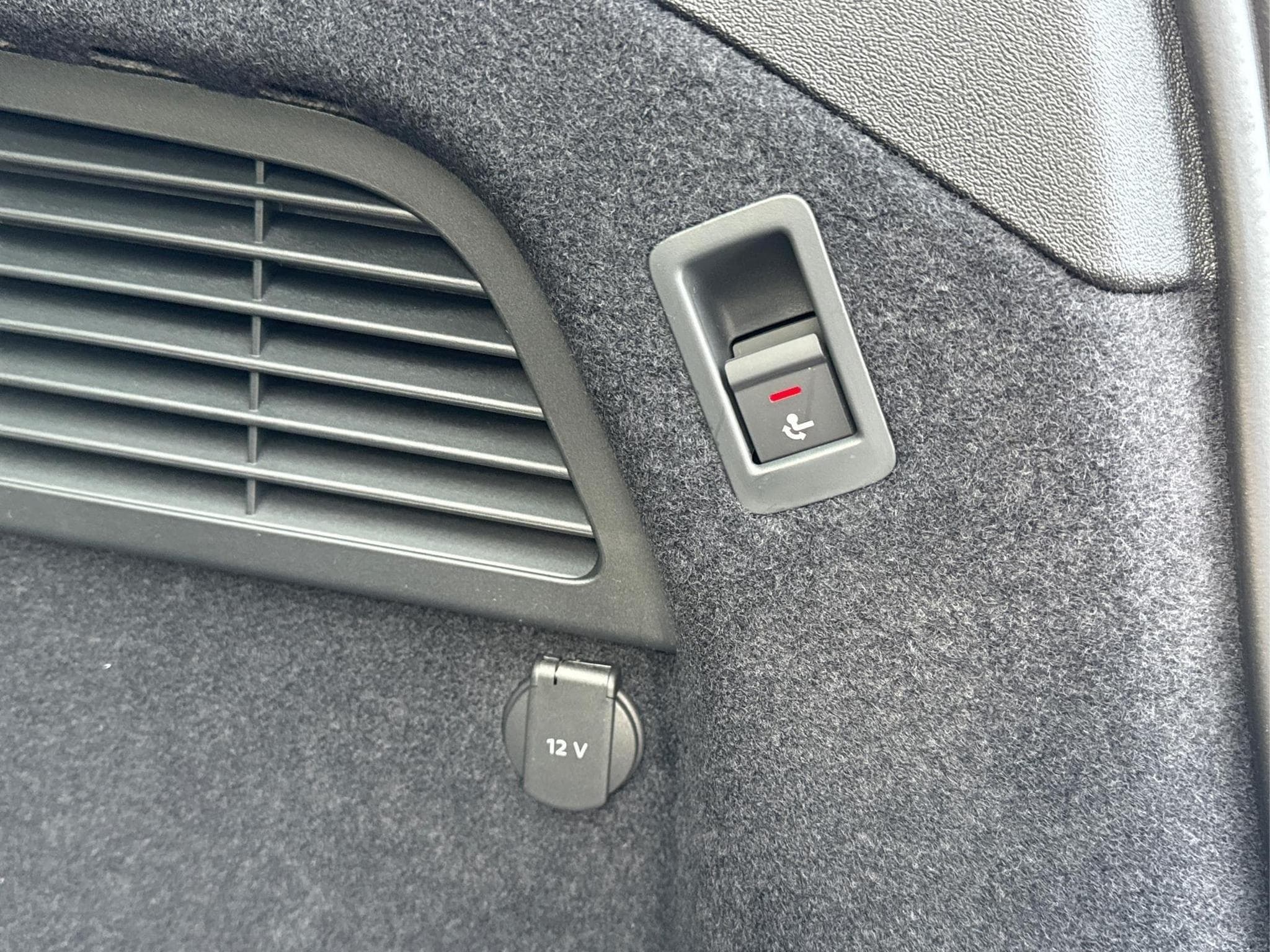 Audi A5 Avant Basis (2025) - Photo 13