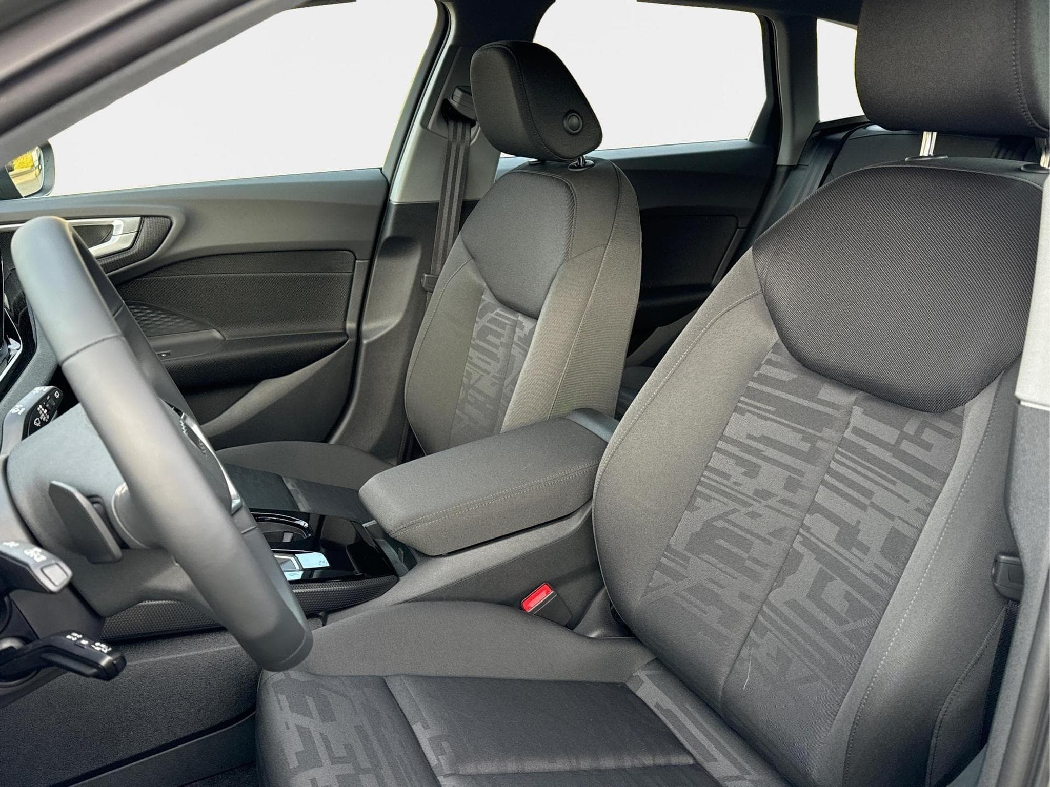 Audi A5 Avant Basis (2025) - Photo 16