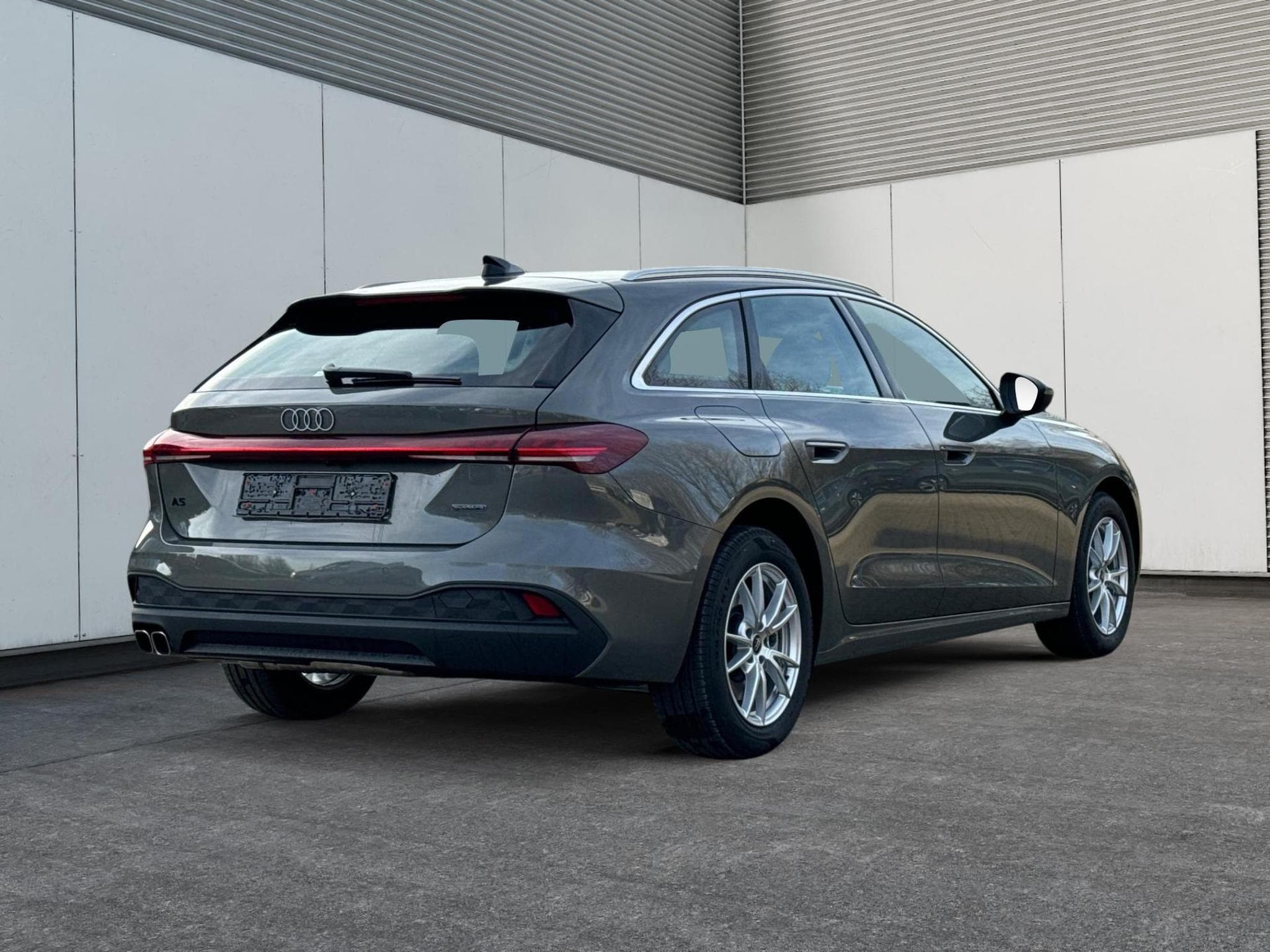 Audi A5 Avant Basis (2025) - Photo 3