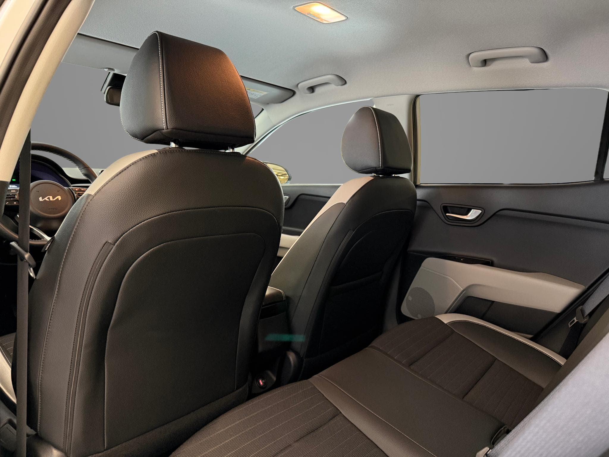 Kia Stonic Inspire 1.0T ISG (2024) - Photo 9