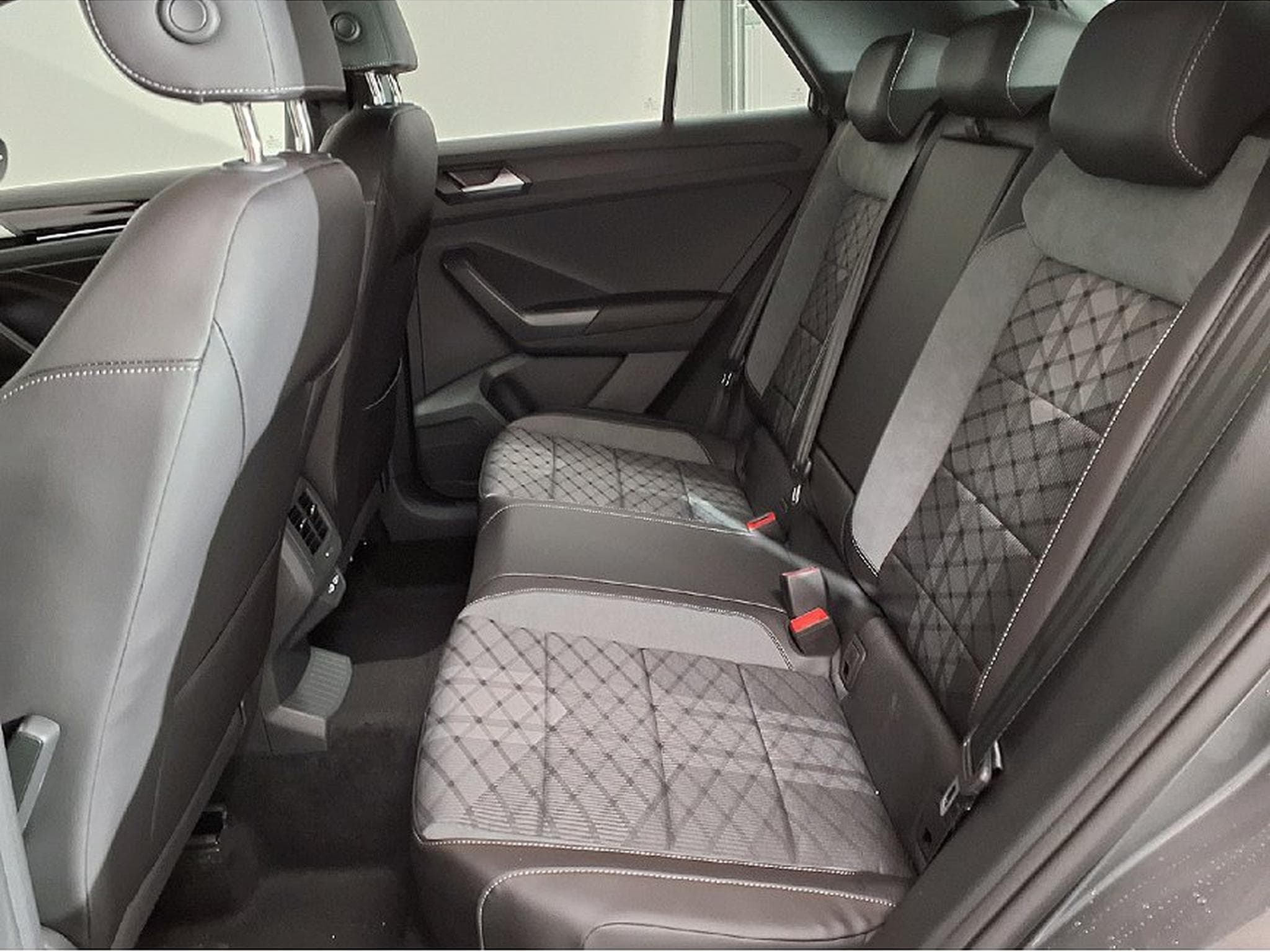 VW T-Roc (2025) - Photo 10