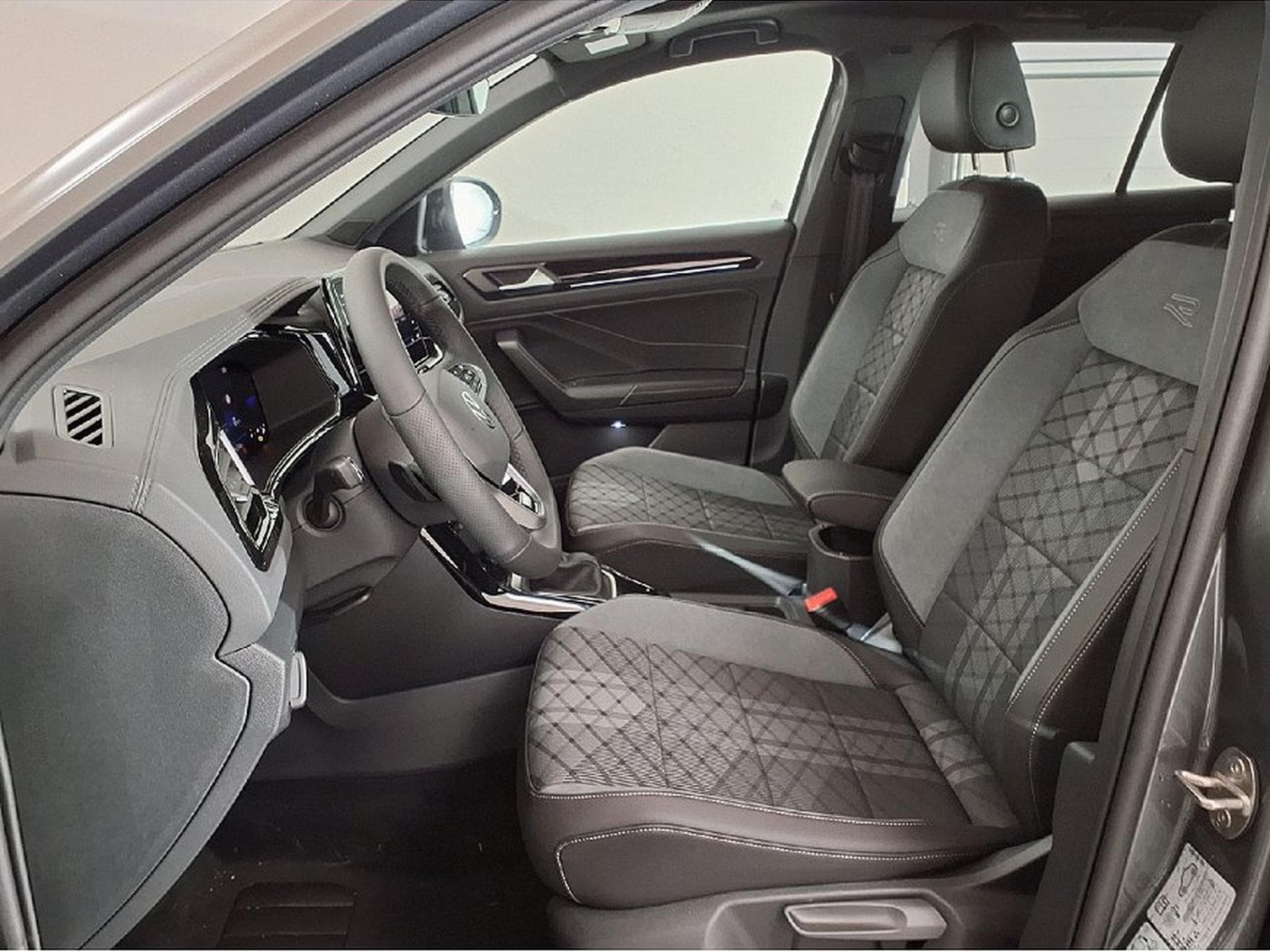 VW T-Roc (2025) - Photo 9