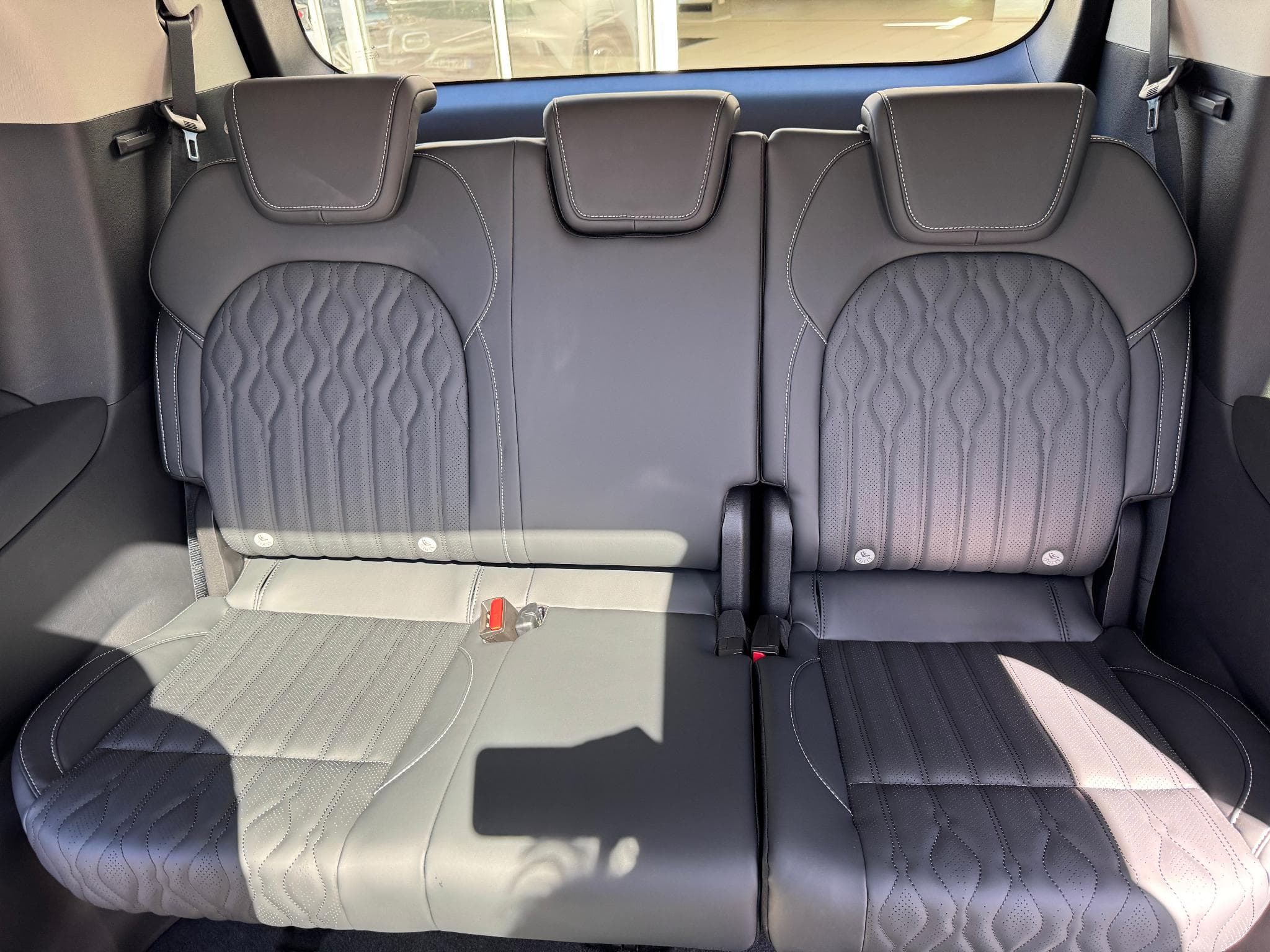 Forthing U-Tour Forthing 9 7-Sitze Hybrid HEV Luxus- Vollausstattung (2025) - Photo 12