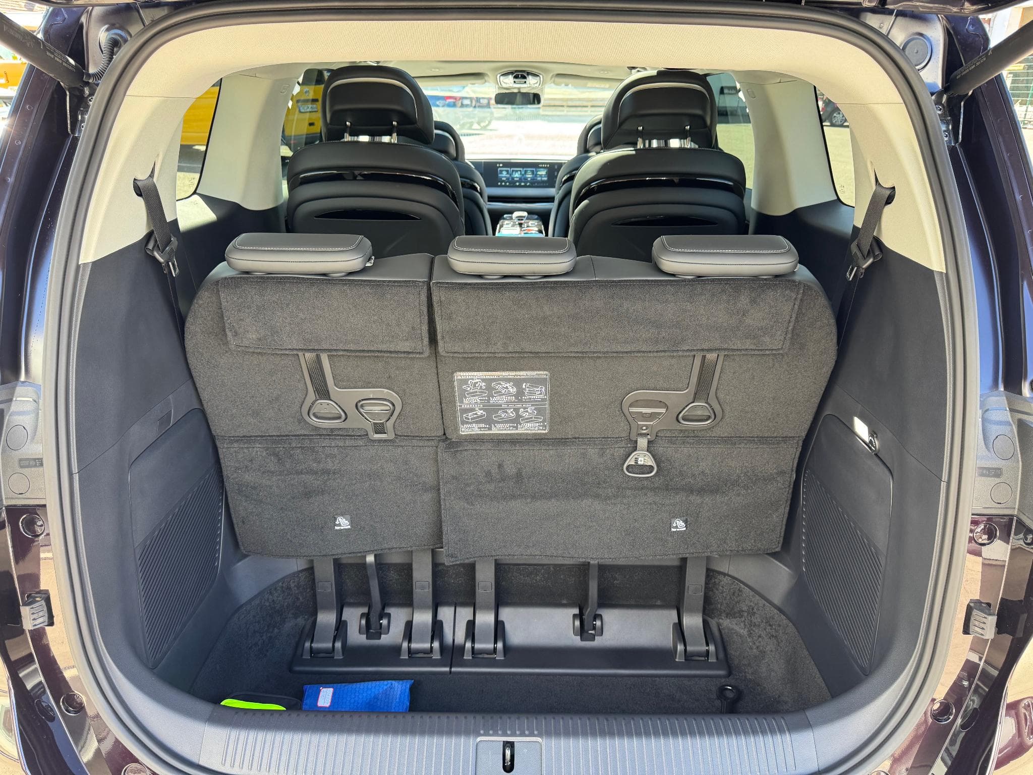 Forthing U-Tour Forthing 9 7-Sitze Hybrid HEV Luxus- Vollausstattung (2025) - Photo 9