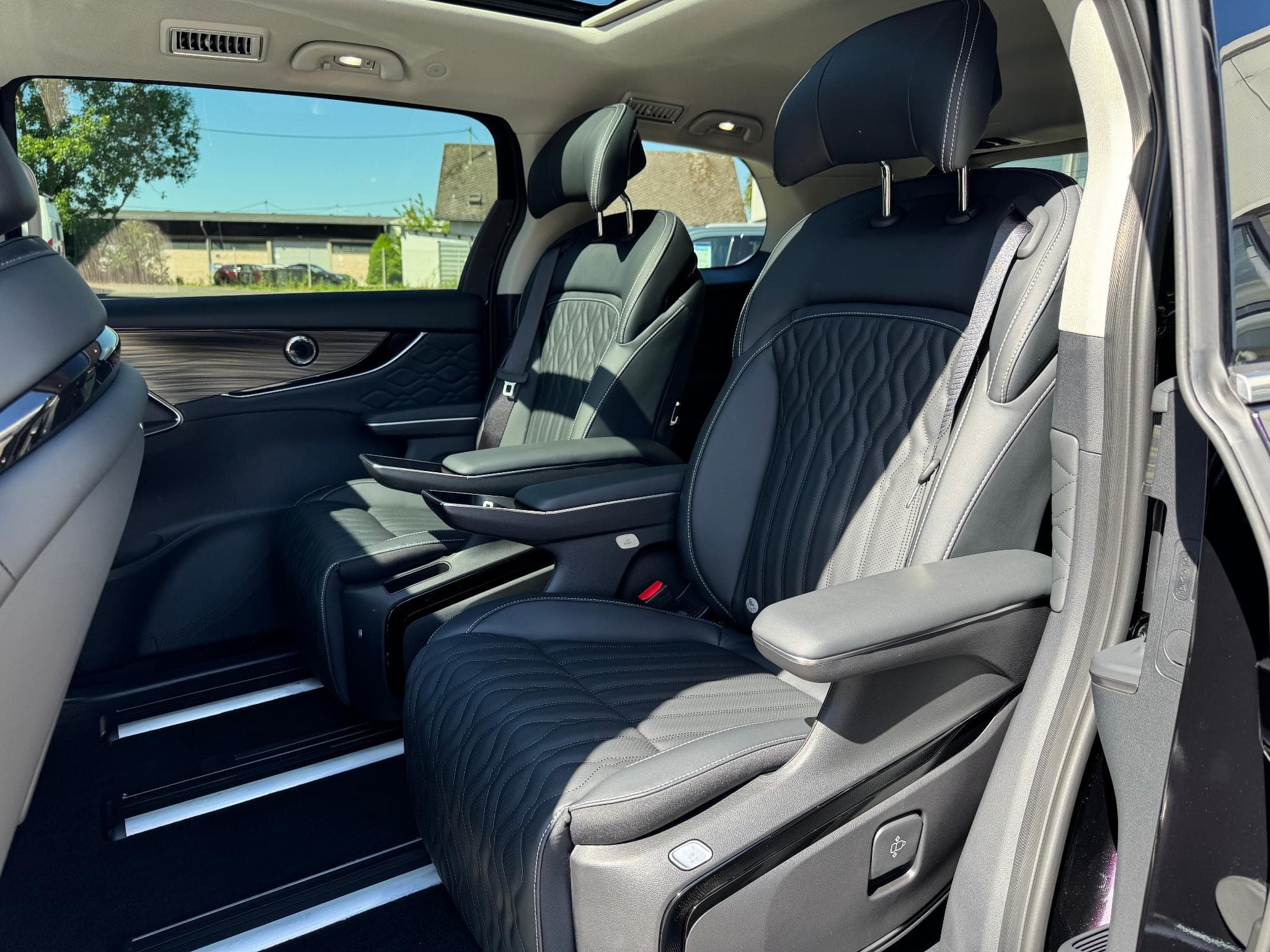 Hyundai Staria Forthing 9 7-Sitze Hybrid HEV Luxus- Vollausstattung (2025) - Photo 6