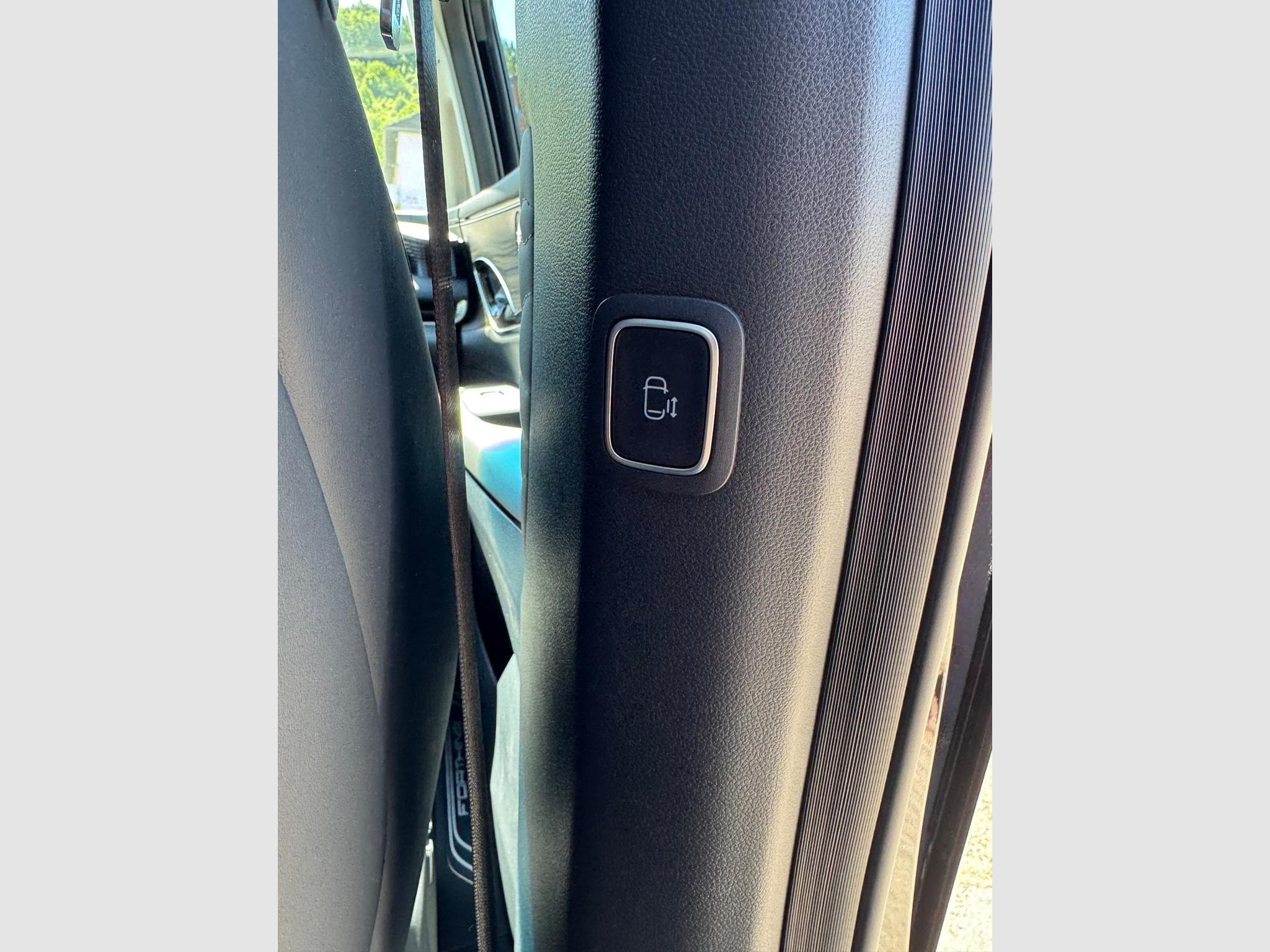 Forthing U-Tour NEW DFM Forthing 9 7-Sitze Hybrid HEV Luxus- Vollausstattung (2025) - Photo 11