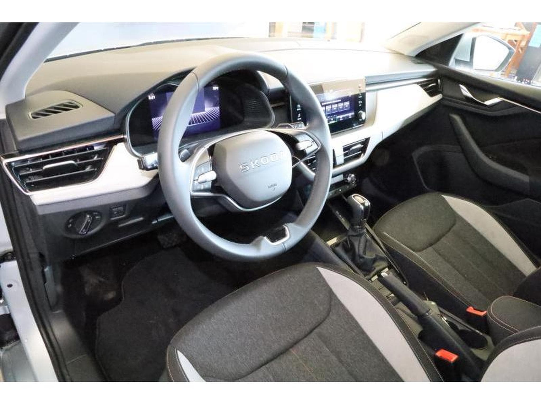 Skoda Scala Selection (2025) - Foto 2