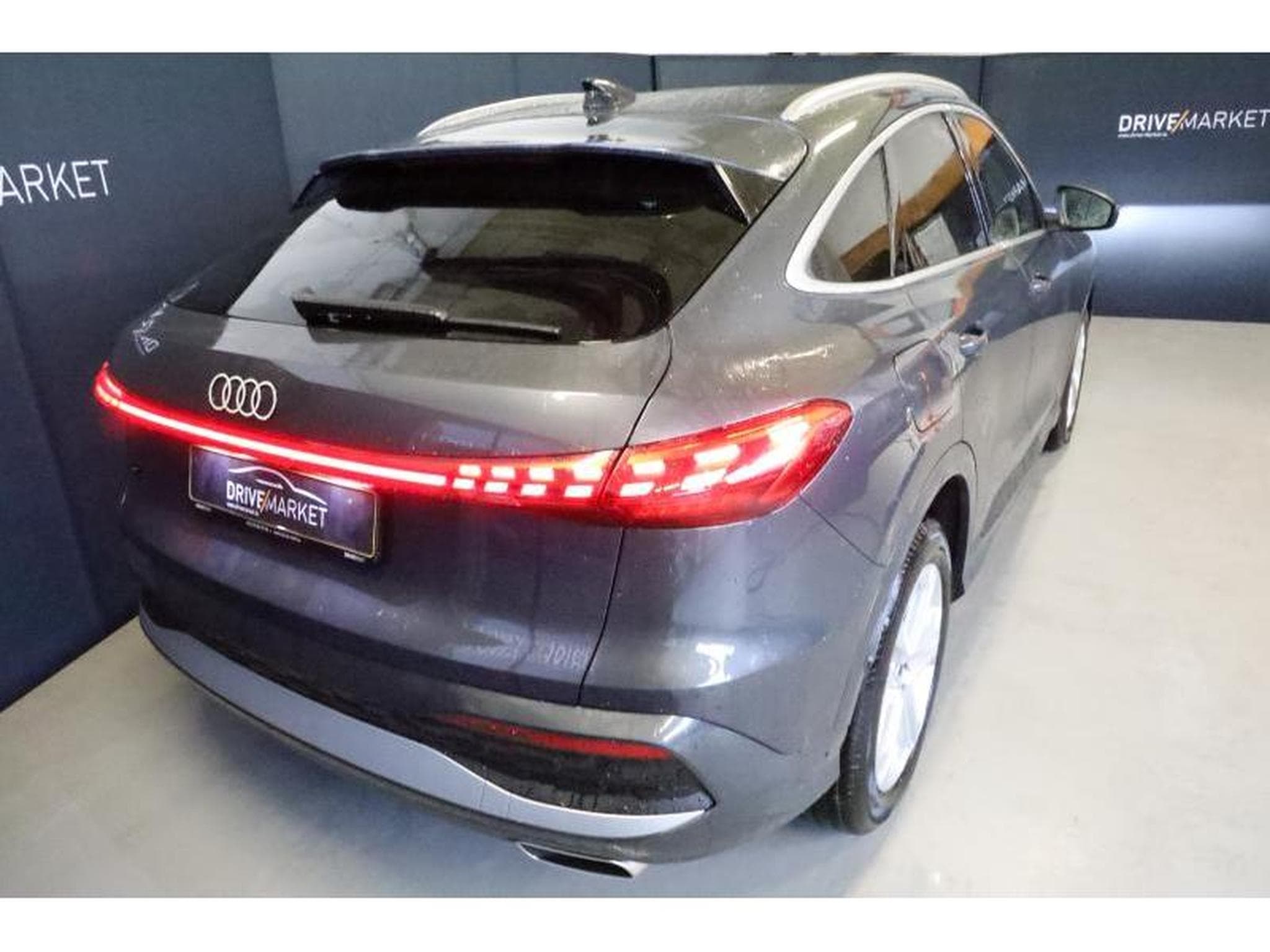 Audi Q5 Sportback (2025) - Photo 14