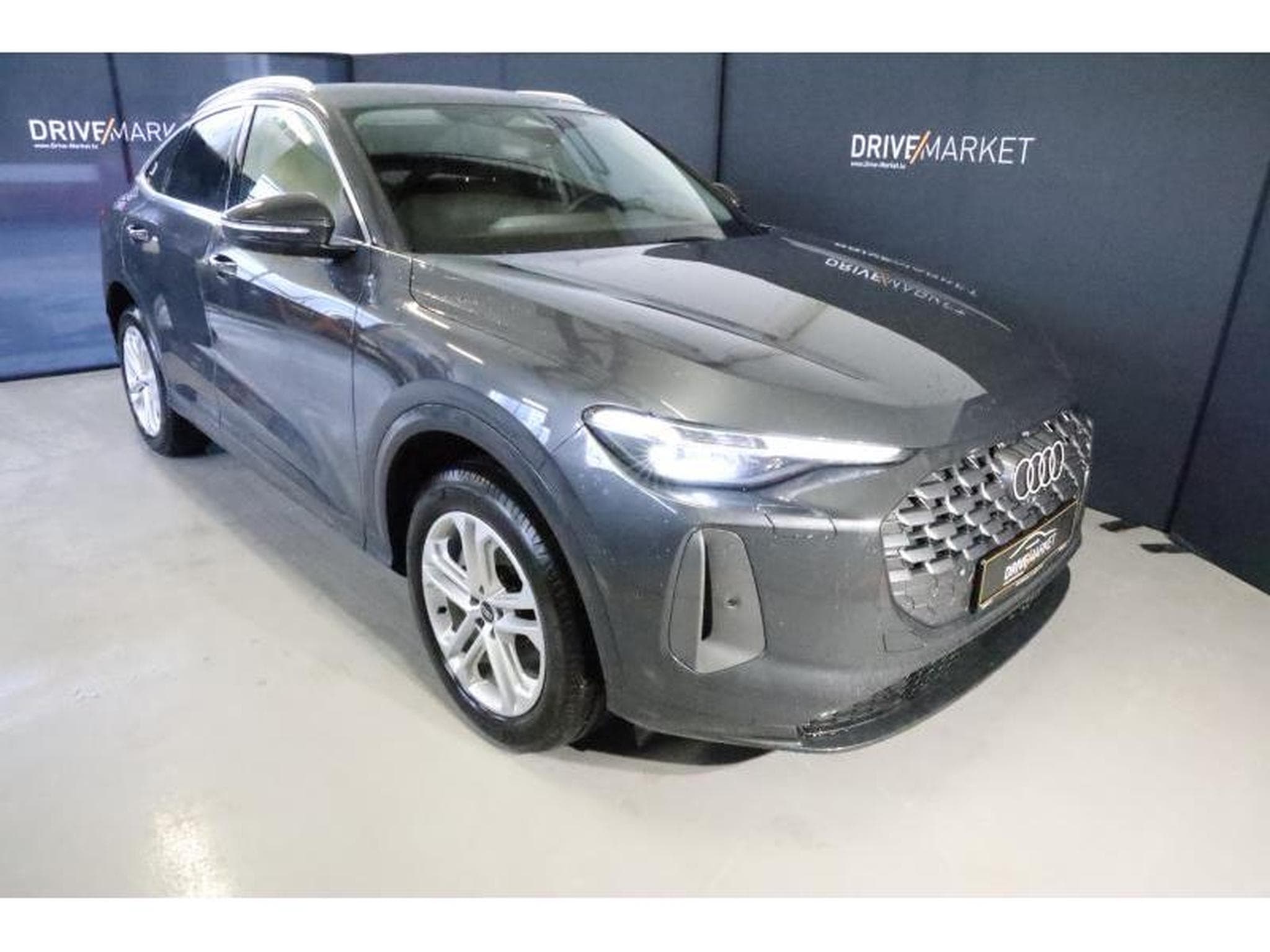 Audi Q5 Sportback (2025) - Photo 18