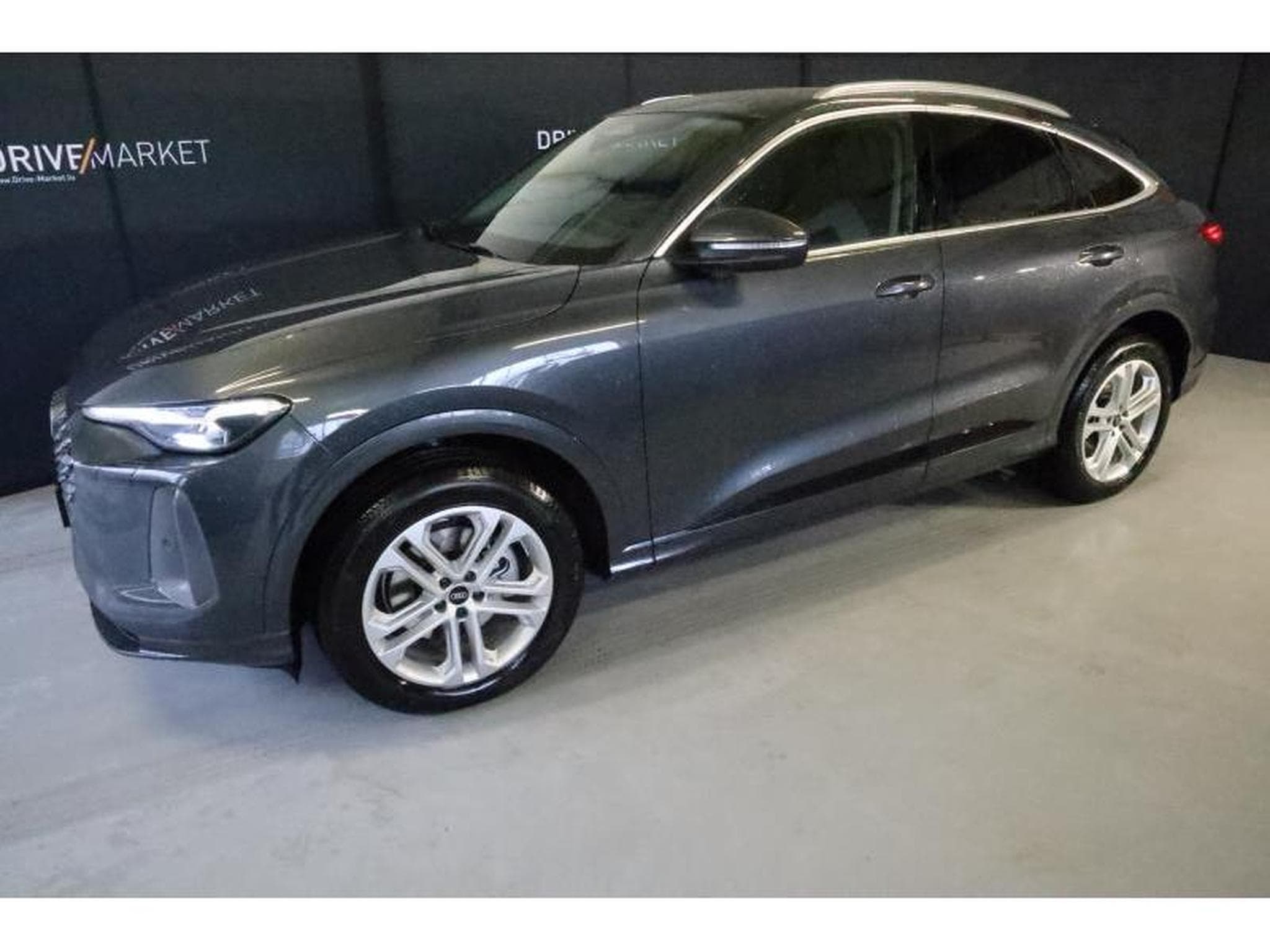 Audi Q5 Sportback (2025) - Photo 20